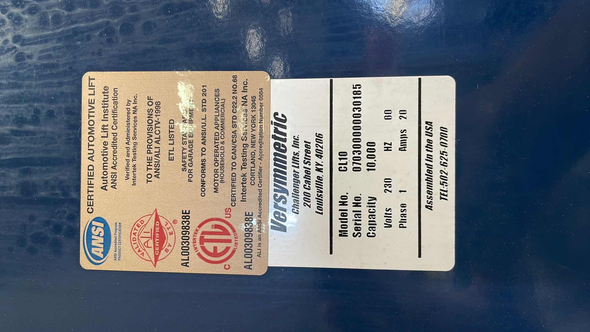 Photo 1 of CHALLENGER LIFTS VERSYMMETRIC MODEL CL 10 SERIAL# 070300000030185
SINGLE PHASE 20AMP 230V 10000LBS CAPACITY