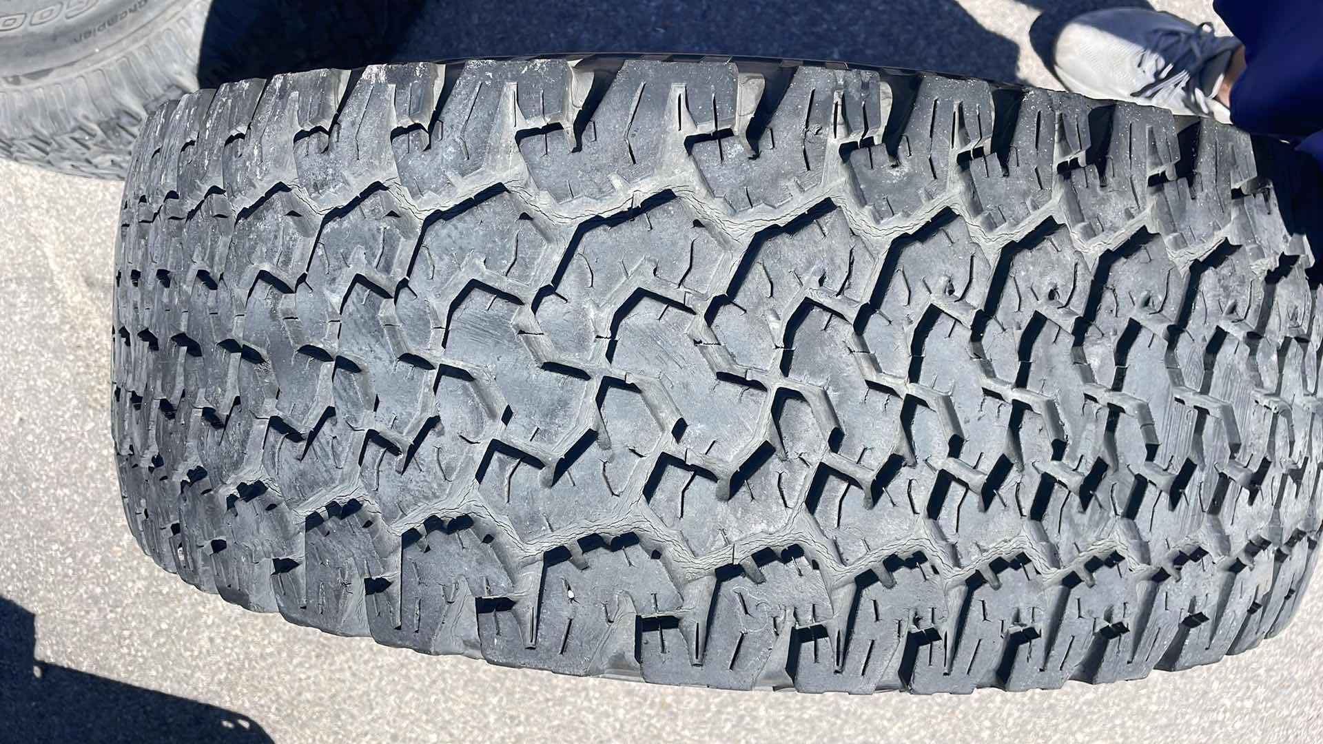 Photo 1 of BFGOODRICH LT315/70R117 ALL TERRAIN TA (2)