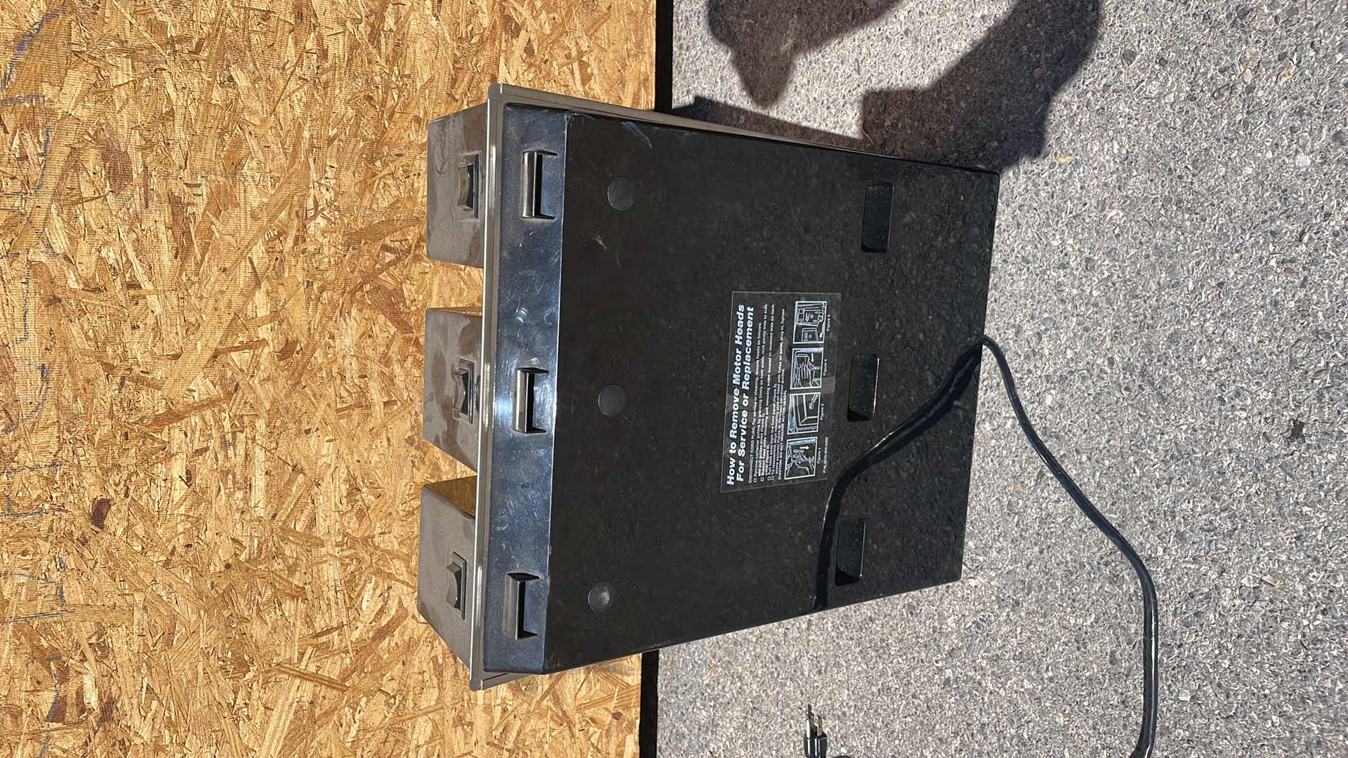 Photo 1 of HAMILTON BEACH MODEL 950 COMMERCIAL DRINK MIXER 3 SPEED 3 HEAD MILKSHAKE MACHINE