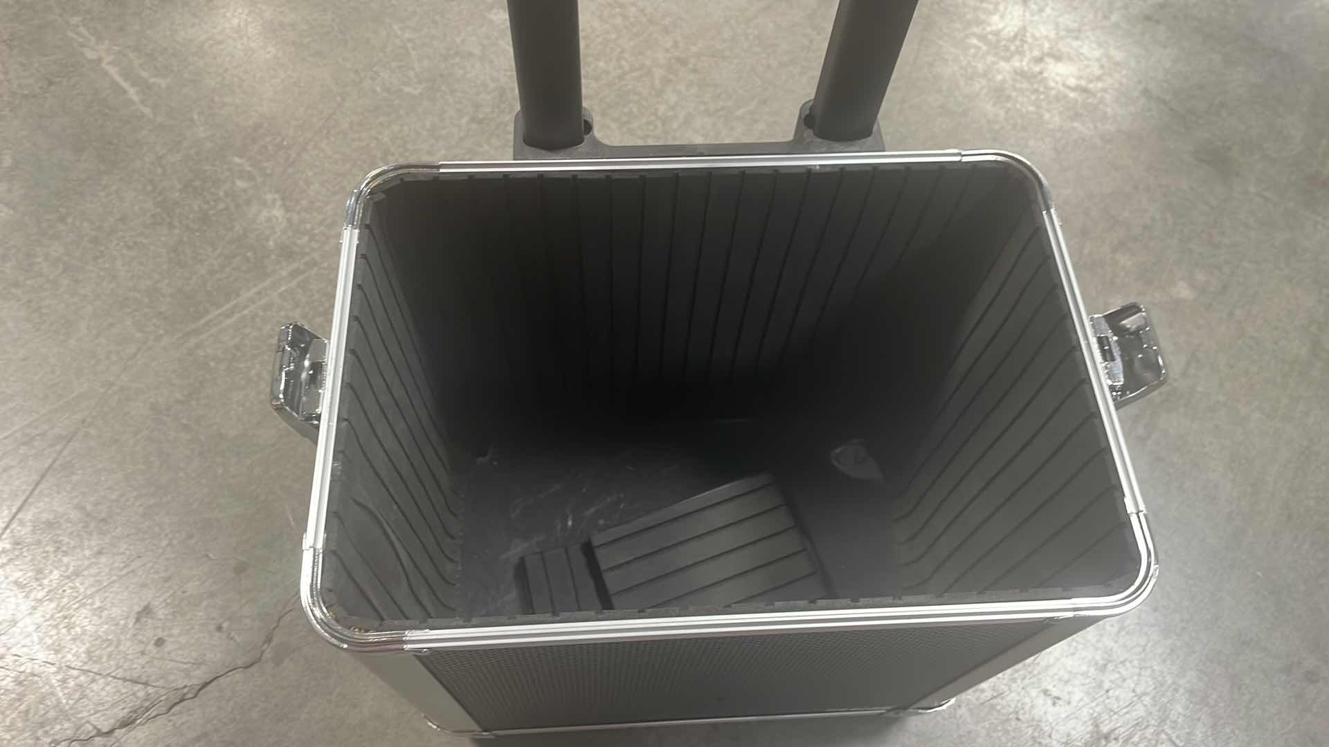 Photo 1 of TZ CASE ROLLER 12” x 17”