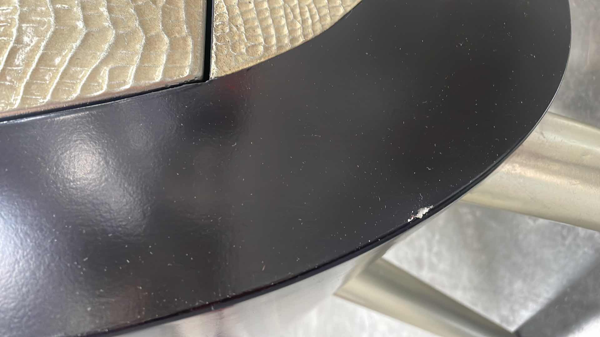 Photo 1 of ARTMAX 2894-CL ESPRESSO, SILVER-LEAF AND VANILLA LIZARD FINISH