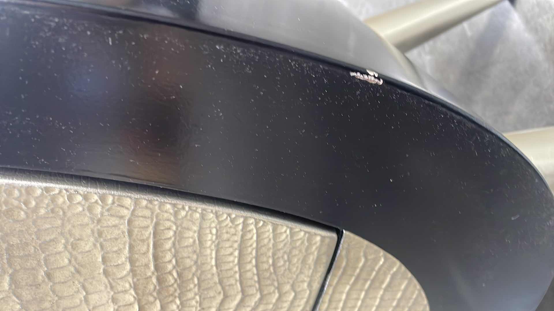 Photo 1 of ARTMAX 2894-CL ESPRESSO, SILVER-LEAF AND VANILLA LIZARD FINISH