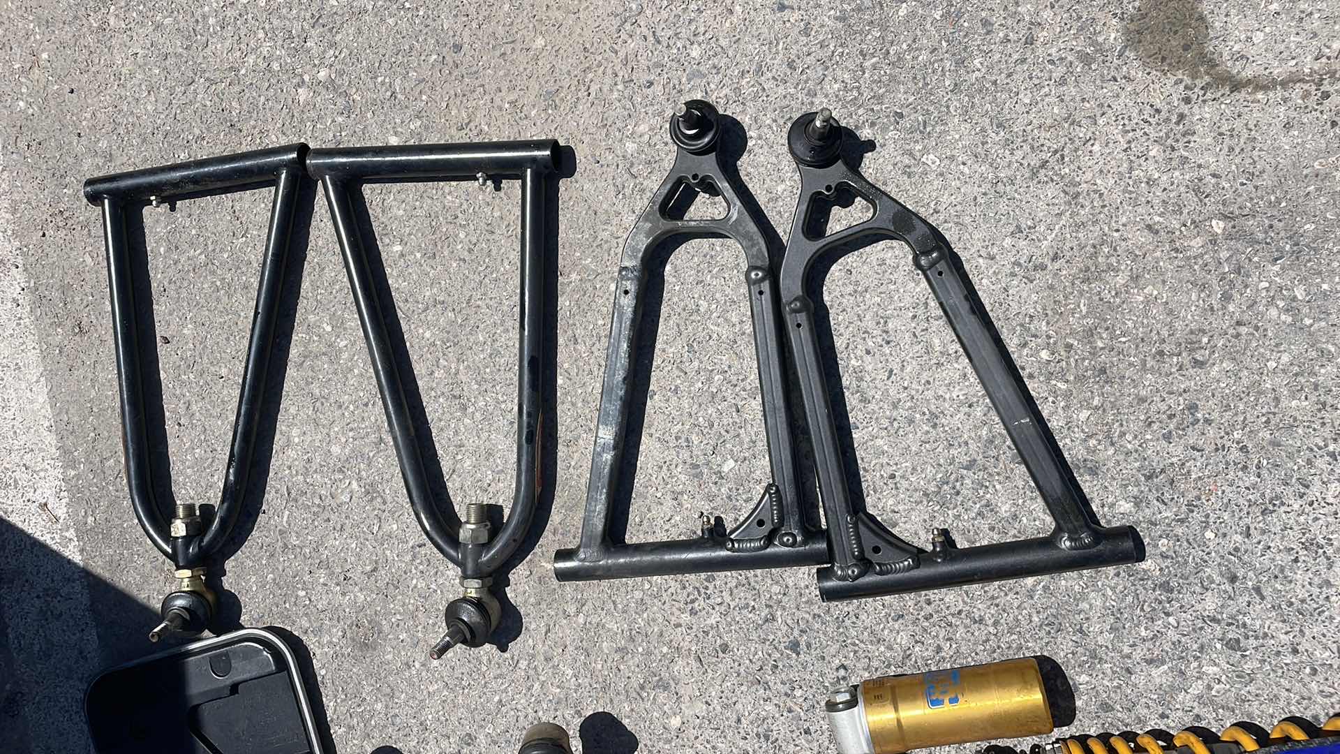 Photo 1 of SUSPENSION PARTS UNKNOWN VEHICLE