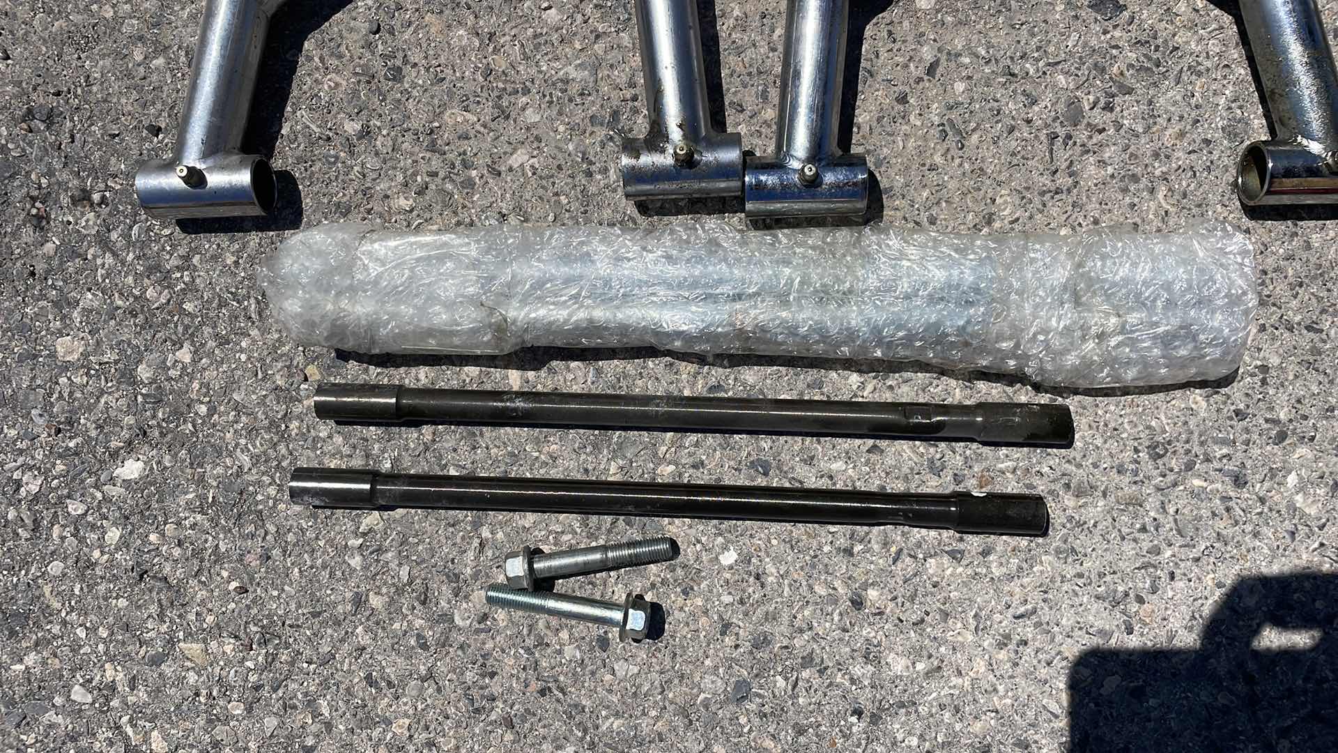 Photo 1 of SUSPENSION PARTS UNKNOWN VEHICLE