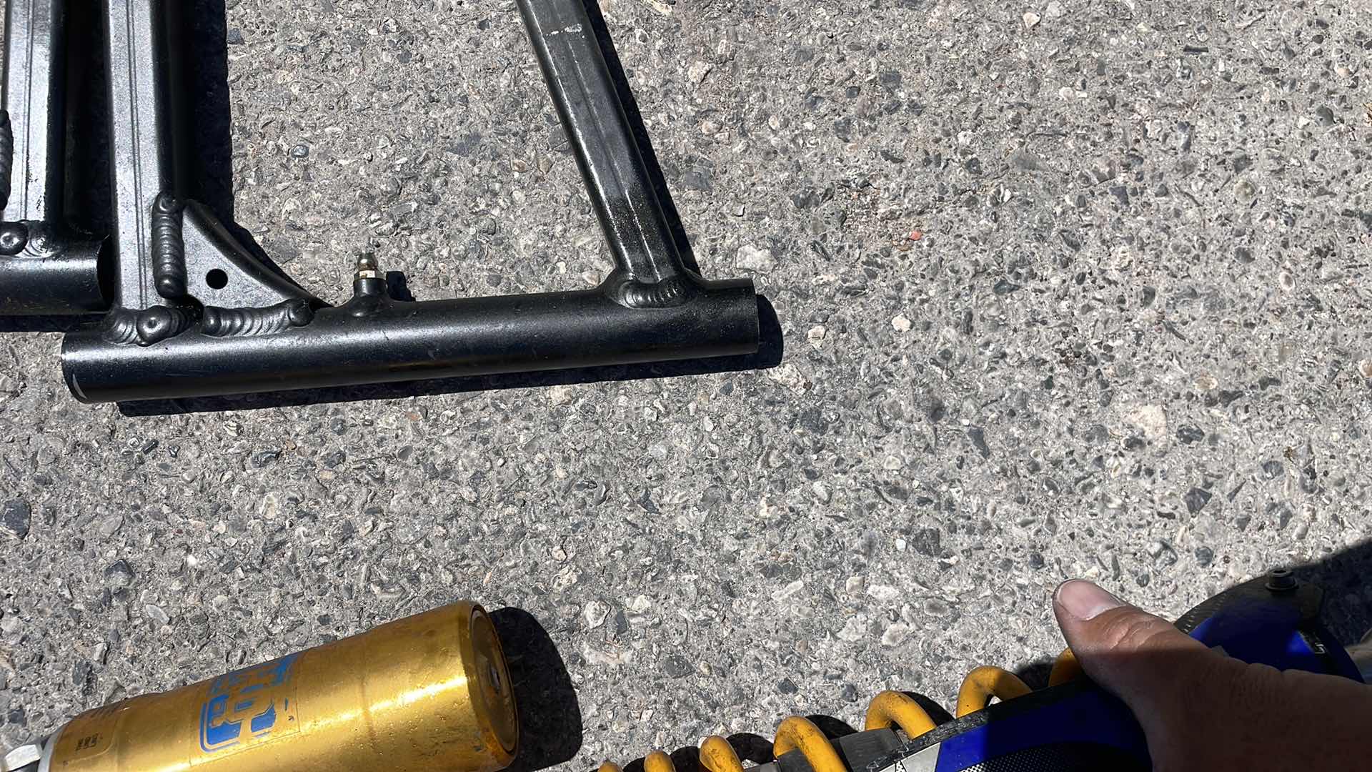 Photo 1 of SUSPENSION PARTS UNKNOWN VEHICLE