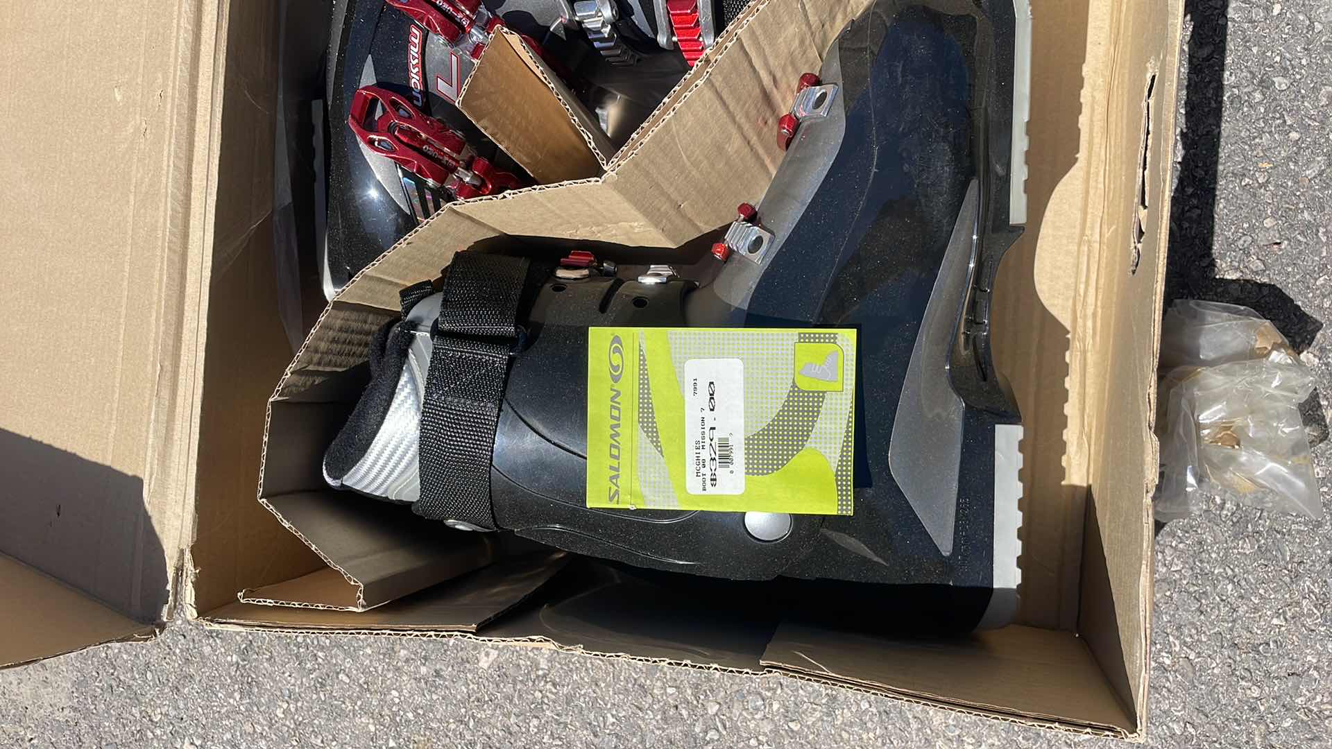 Photo 1 of SALOMON SNOW SKI BOOTS MISSON 7 SIZE 26.5