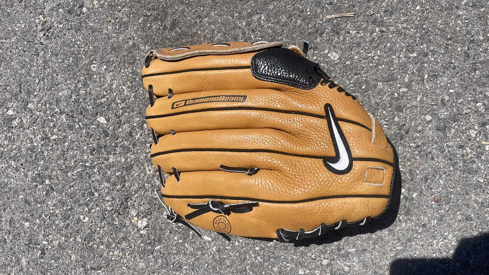 Photo 1 of NIKE AND EASTON BASEBALL SOFTBALL GLOVES.
