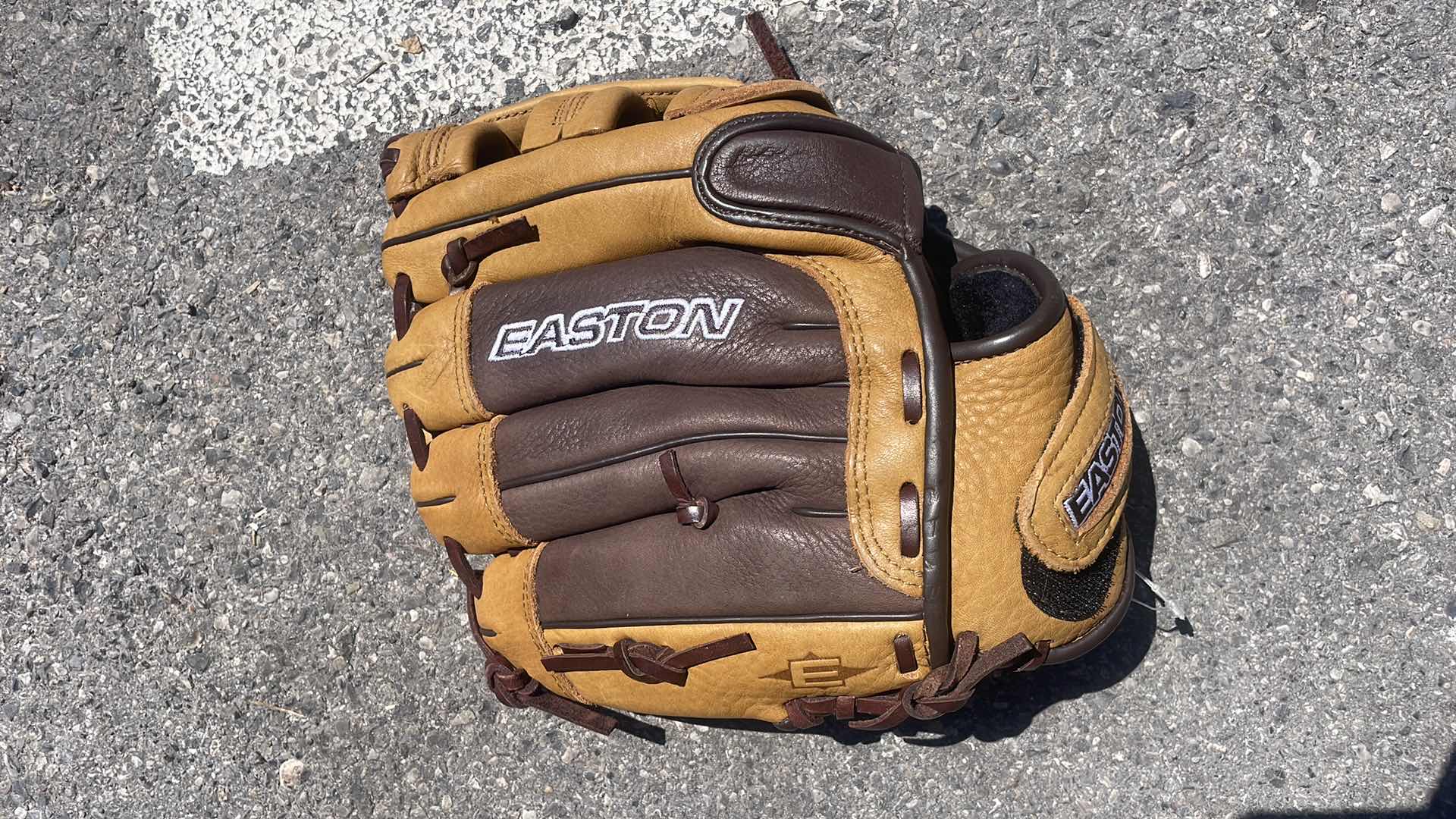Photo 1 of NIKE AND EASTON BASEBALL SOFTBALL GLOVES.