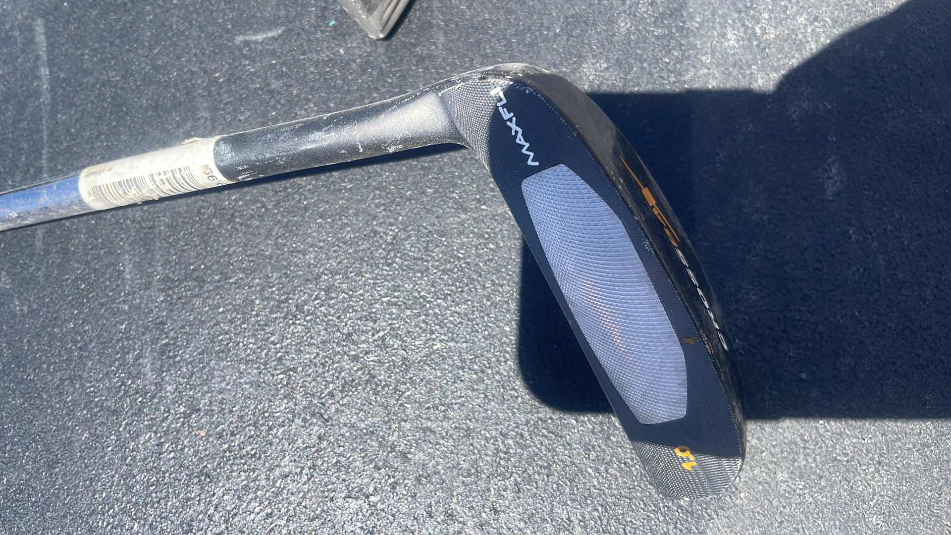 Photo 1 of MAXFLI CROSSBAX GOLF PUTTER(5)
4 RH 1 LH