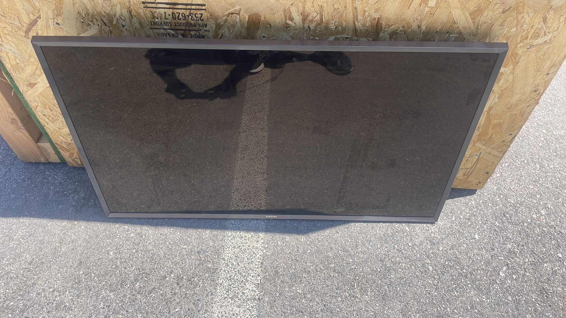 Photo 1 of SAMSUNG 40” LCD TV MODEL UN40JU7100F