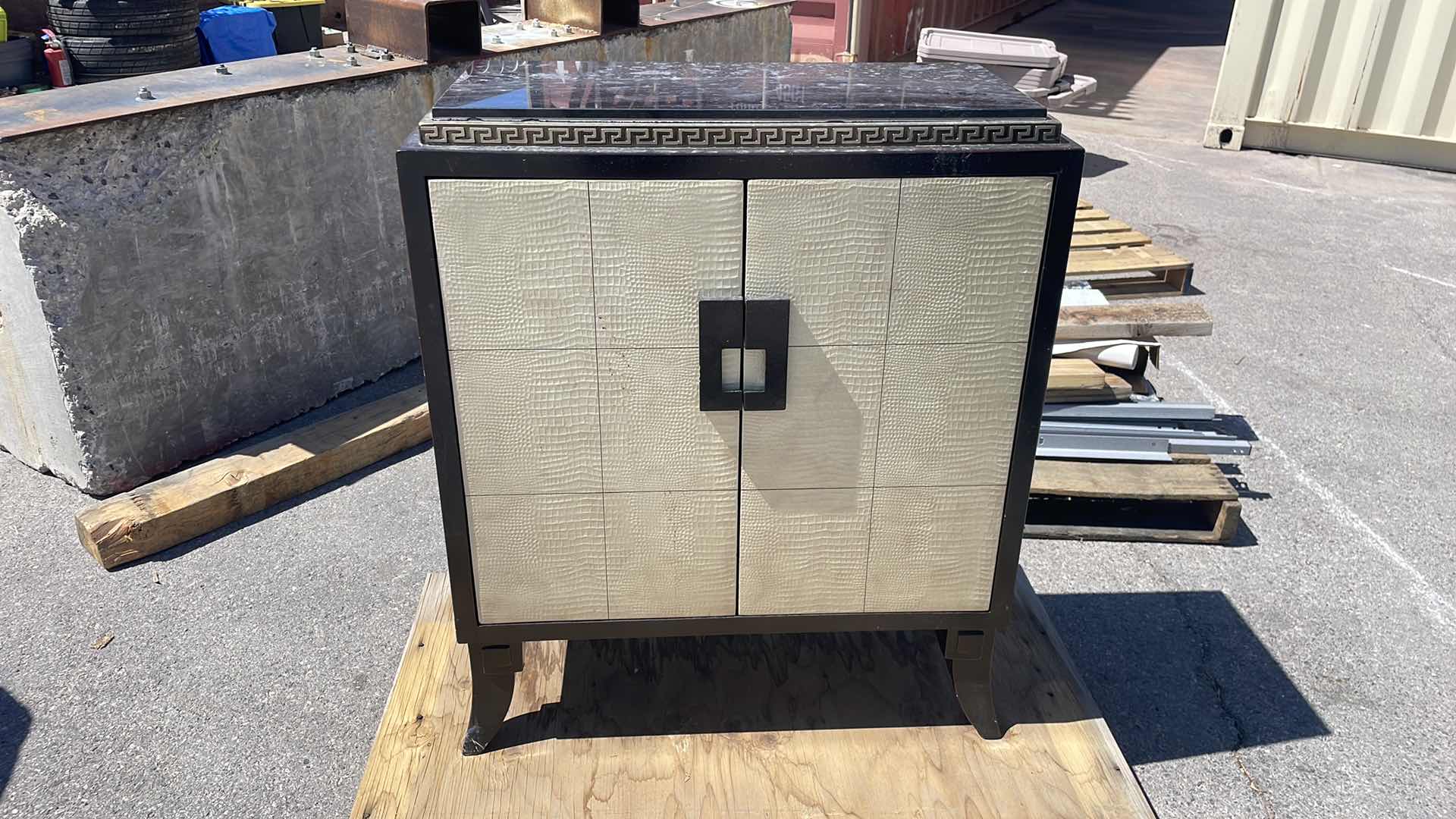 Photo 1 of ARTMAX 3841-1  SIDE-TABLE GRANITE TOP ESPRESSO, SILVER-LEAF AND VANILLA LIZARD FINISH