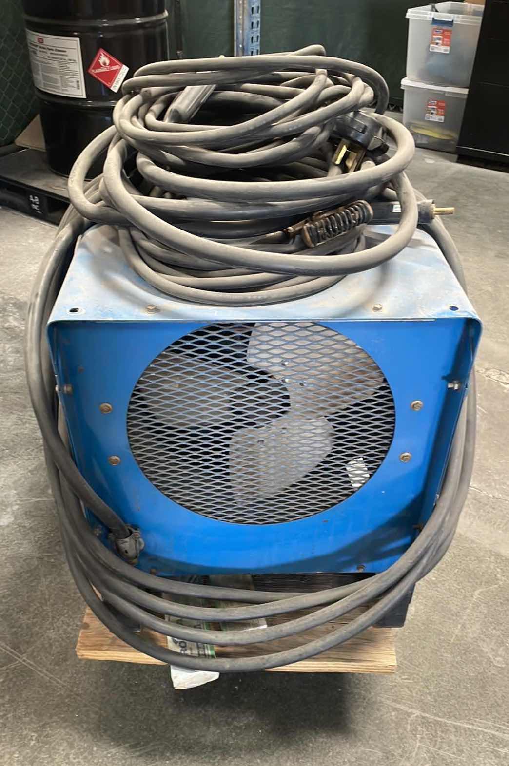 Photo 1 of MILLER ELECTRIC DIALARC 250 AC/DC CONSTANT CURRENT AC/DC ARC WELDING POWER SOURCE