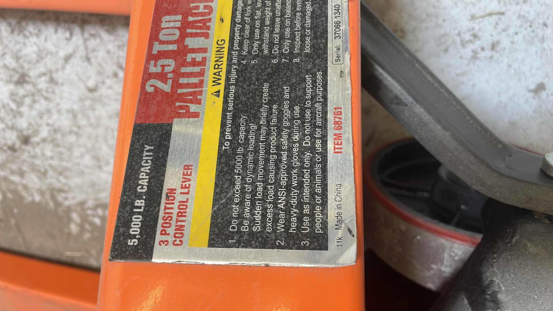 Photo 1 of HAULMASTER 2.5 TON PALLET JACK 5,000LB CAPACITY