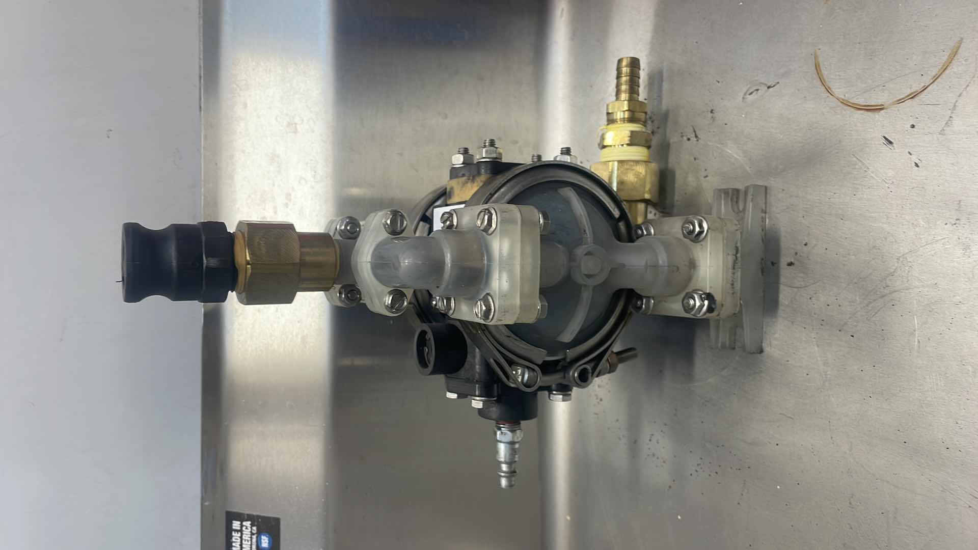 Photo 3 of SANDPIPER PB1/4,TT3PP AIR-OPERATED DOUBLE DIAPHRAGM PUMP COSMETIC DMG