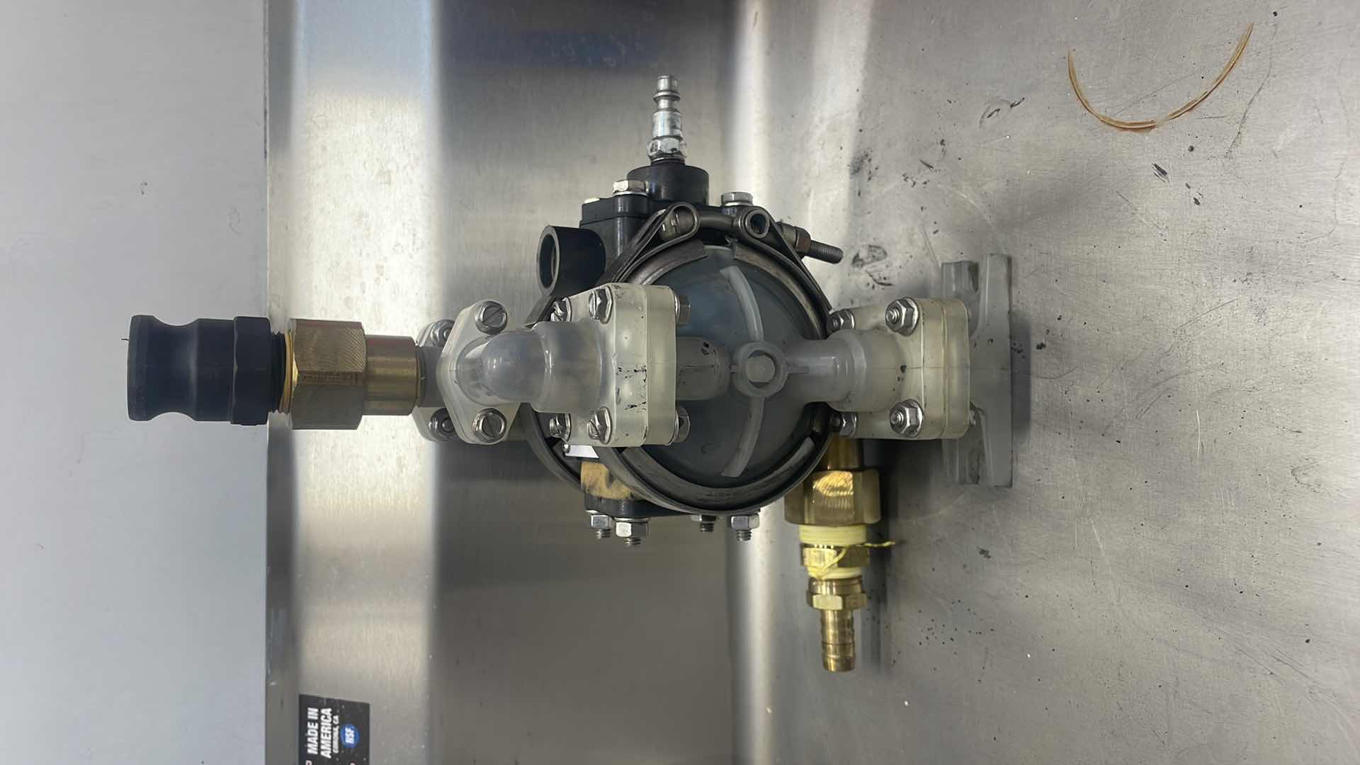 Photo 5 of SANDPIPER PB1/4,TT3PP AIR-OPERATED DOUBLE DIAPHRAGM PUMP COSMETIC DMG