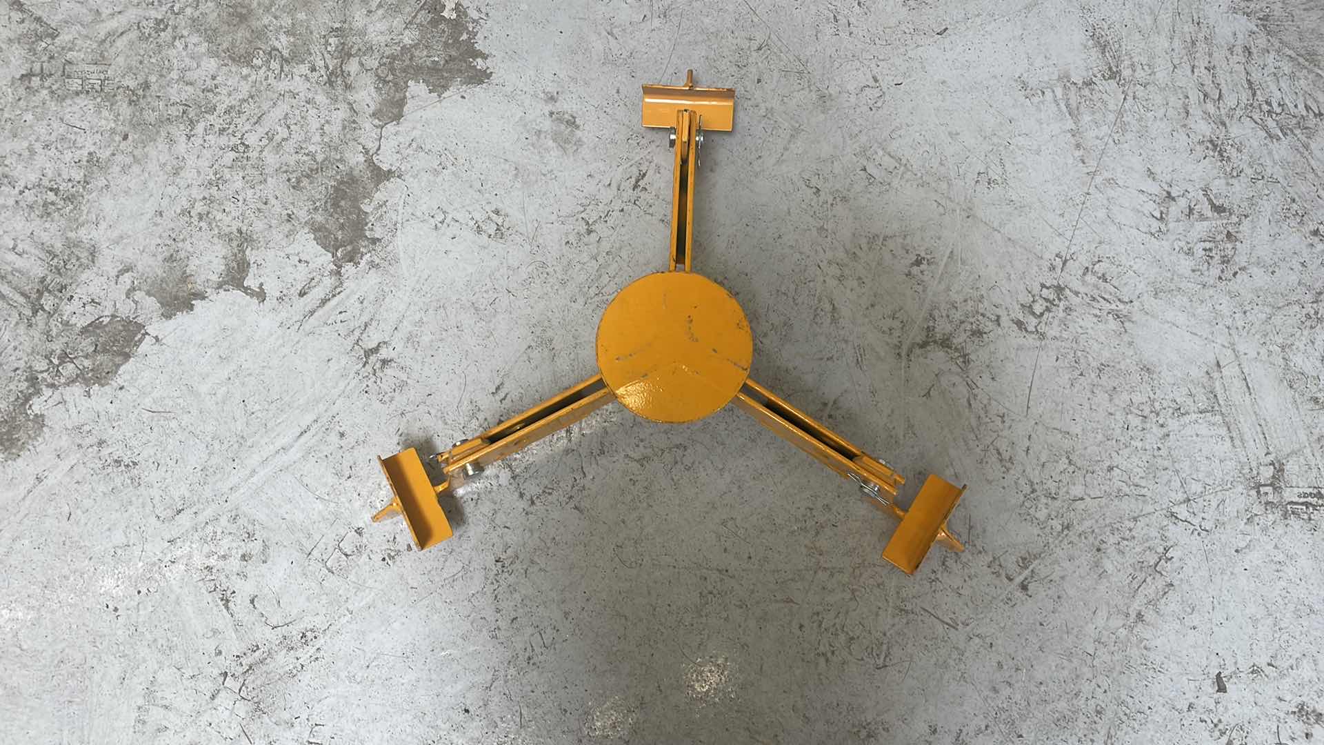 Photo 1 of INDUSTRIAL OPEN & CLOSED HEAD DRUM LIFTER 1000 LB. CAPACITY