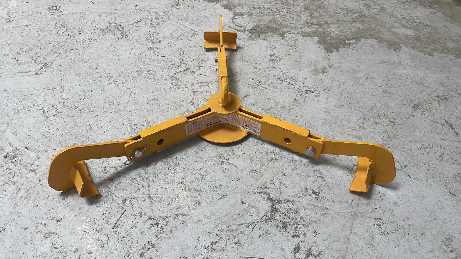 Photo 1 of INDUSTRIAL OPEN & CLOSED HEAD DRUM LIFTER 1000 LB. CAPACITY