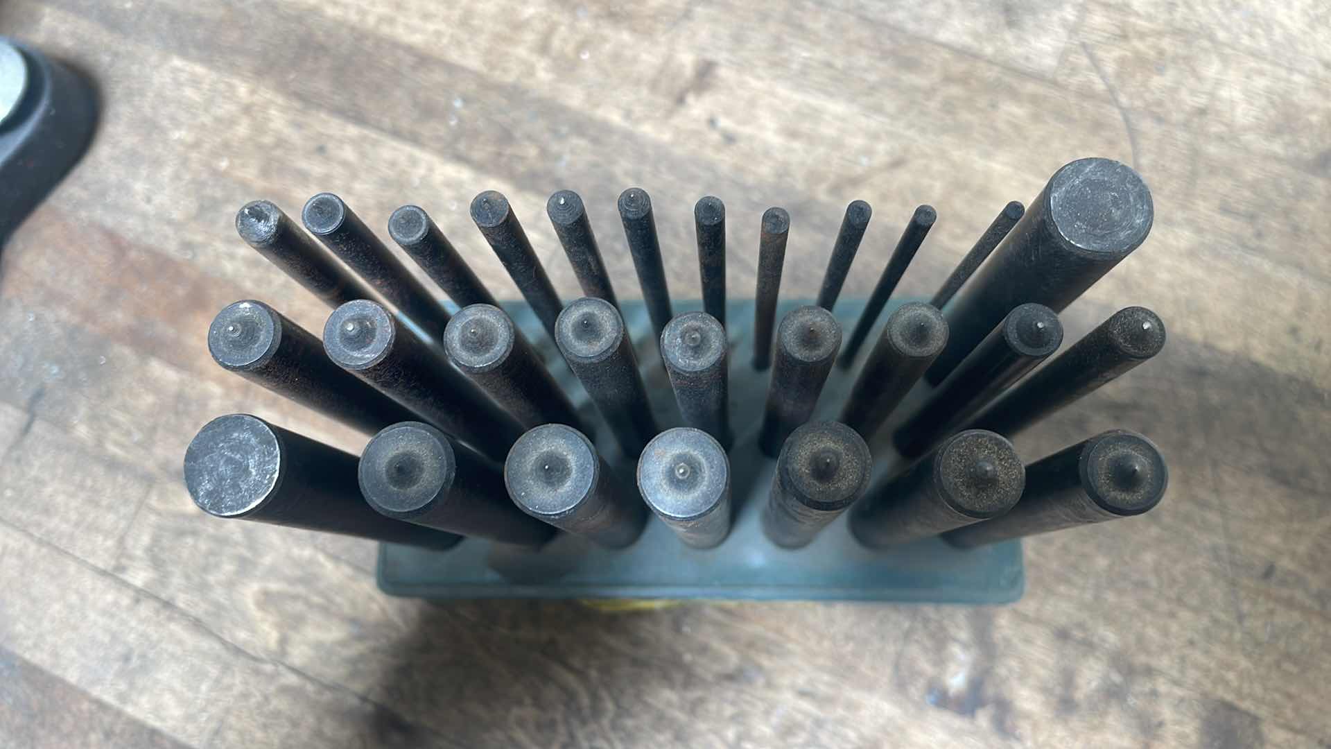 Photo 3 of PITTSBURGH 28 PC TRANSFER PUNCH SET