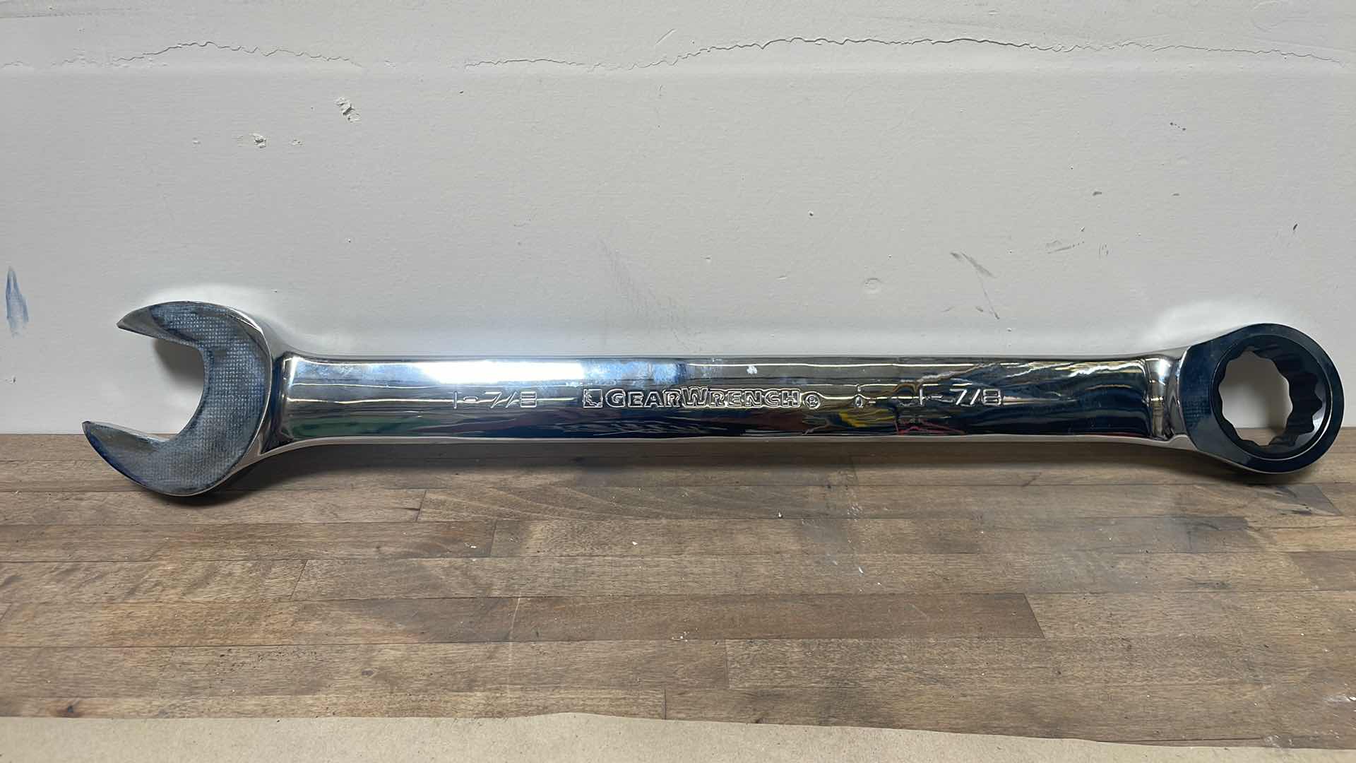 Photo 1 of GEARWRENCH COMBINATION RATCHETING WRENCH 1-7/8” 9054D