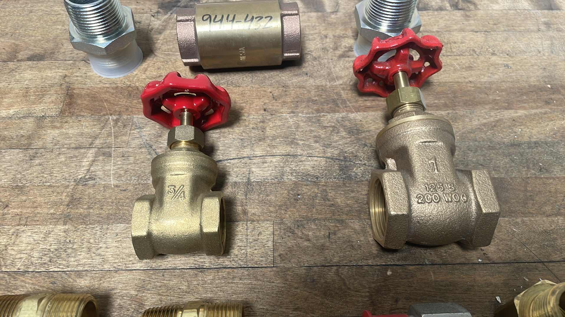 Photo 1 of 1” STAINLESS STEEL TEES, MIDLAND, CHECK VALVE, 1" FEMALE NPT X 1" FEMALE NPT, BRASS, 3/4” & 1” GATE VALVES, MISC BRASS FITTINGS