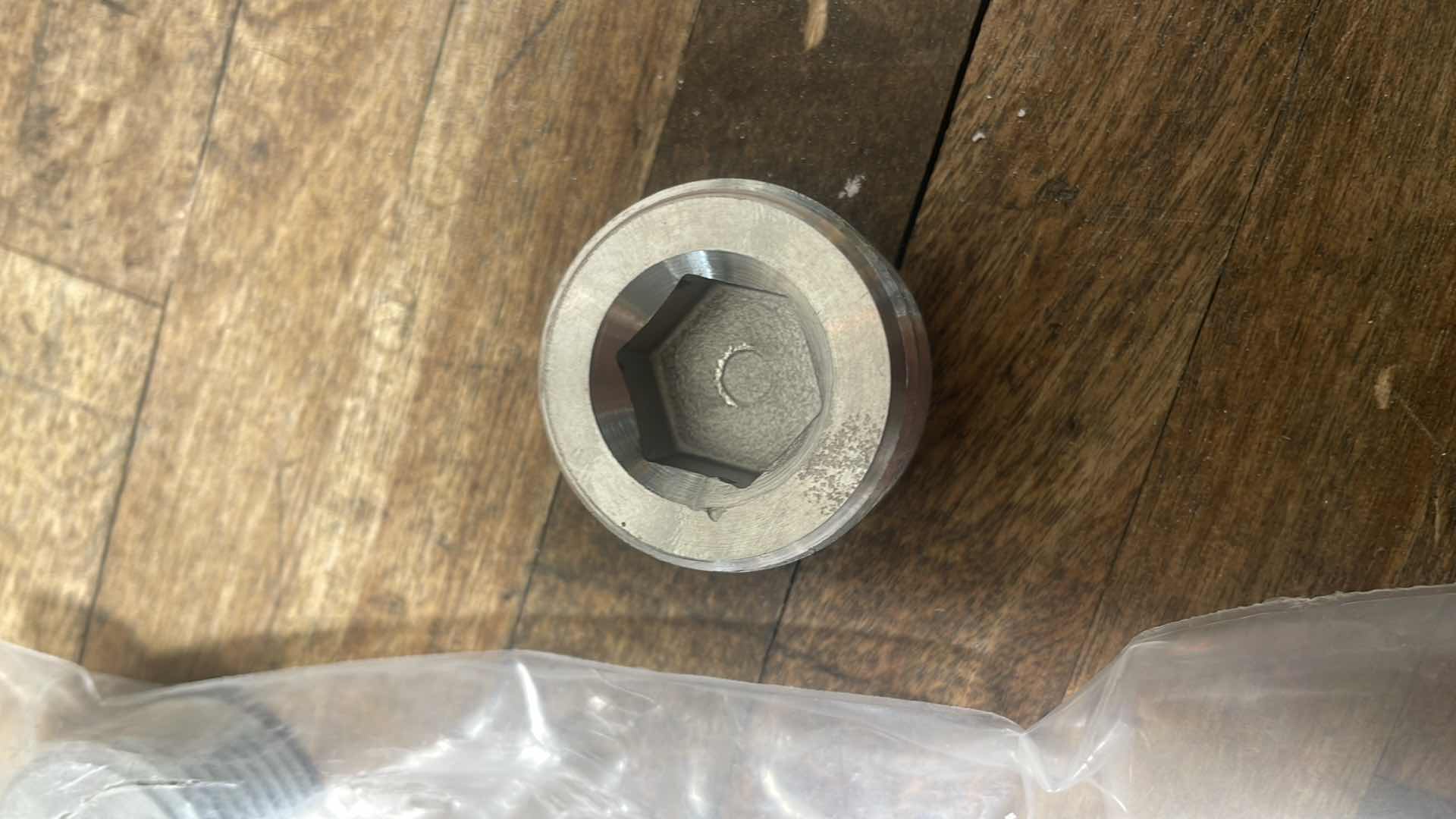 Photo 1 of 316 STAINLESS STEEL - CLASS 150 - HEX SOCKET PLUG - 1" NPT MALE (5)