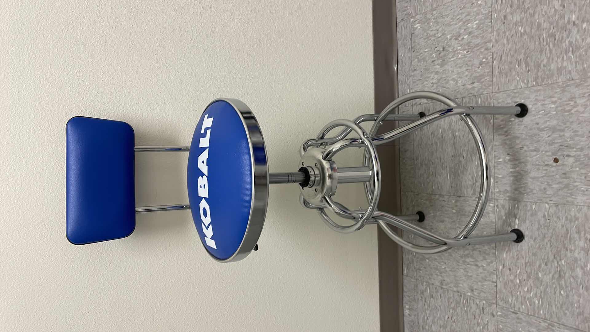 Photo 1 of KOBALT 18.35-IN X 5.67-IN WORK SEAT