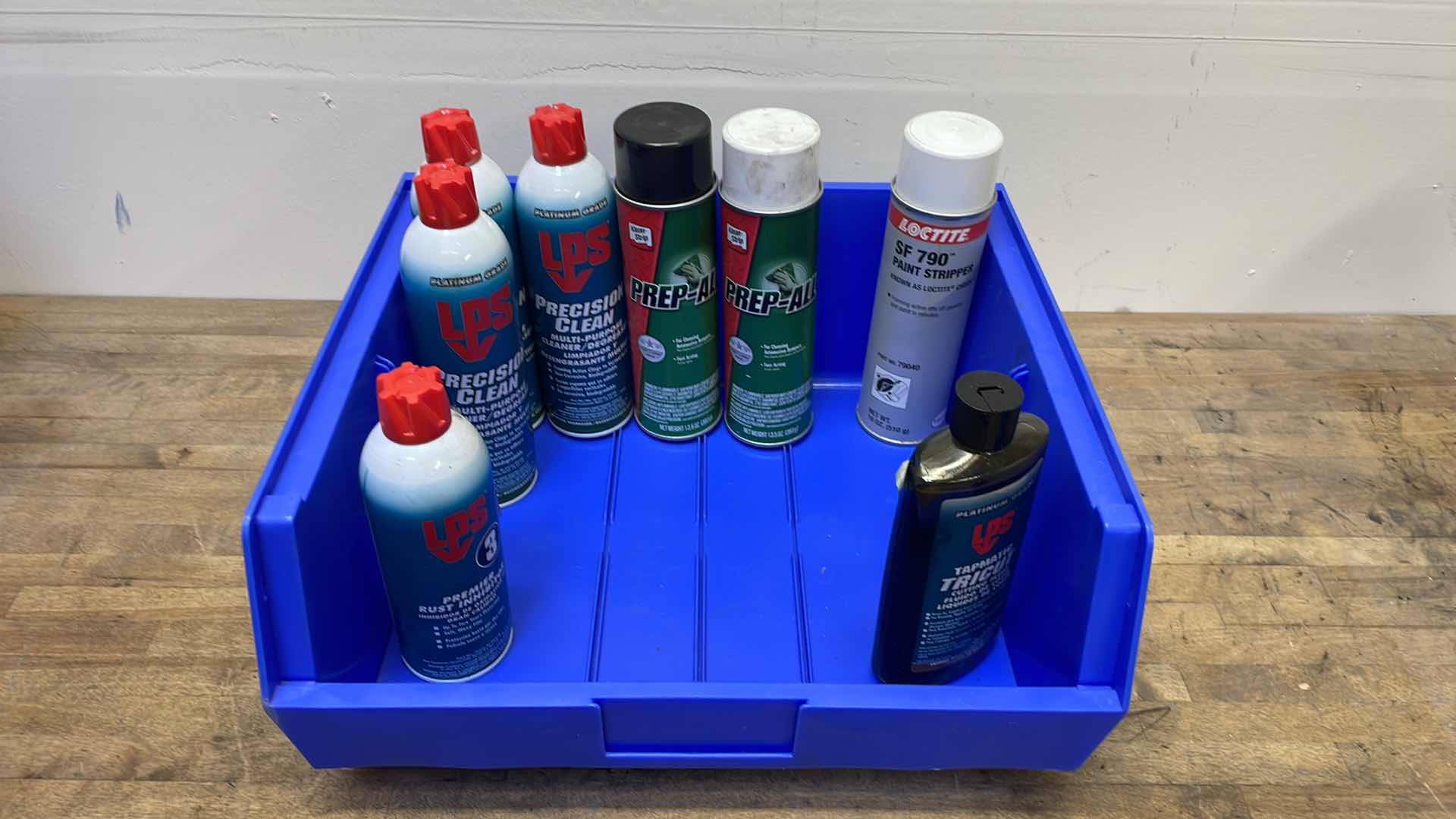 Photo 1 of DURHAM PB30250 BLUE PLASTIC BIN,16 X 15 X 7 WITH CONTENTS