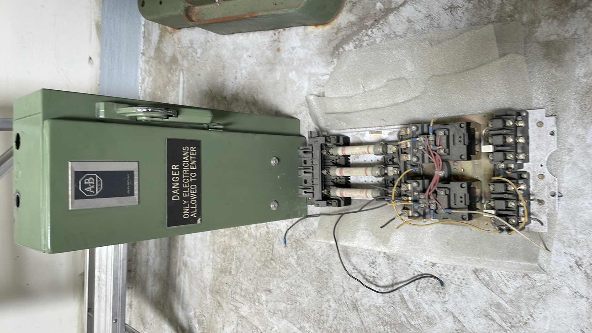 Photo 1 of ALLEN BRADLEY COMBINATION STARTER