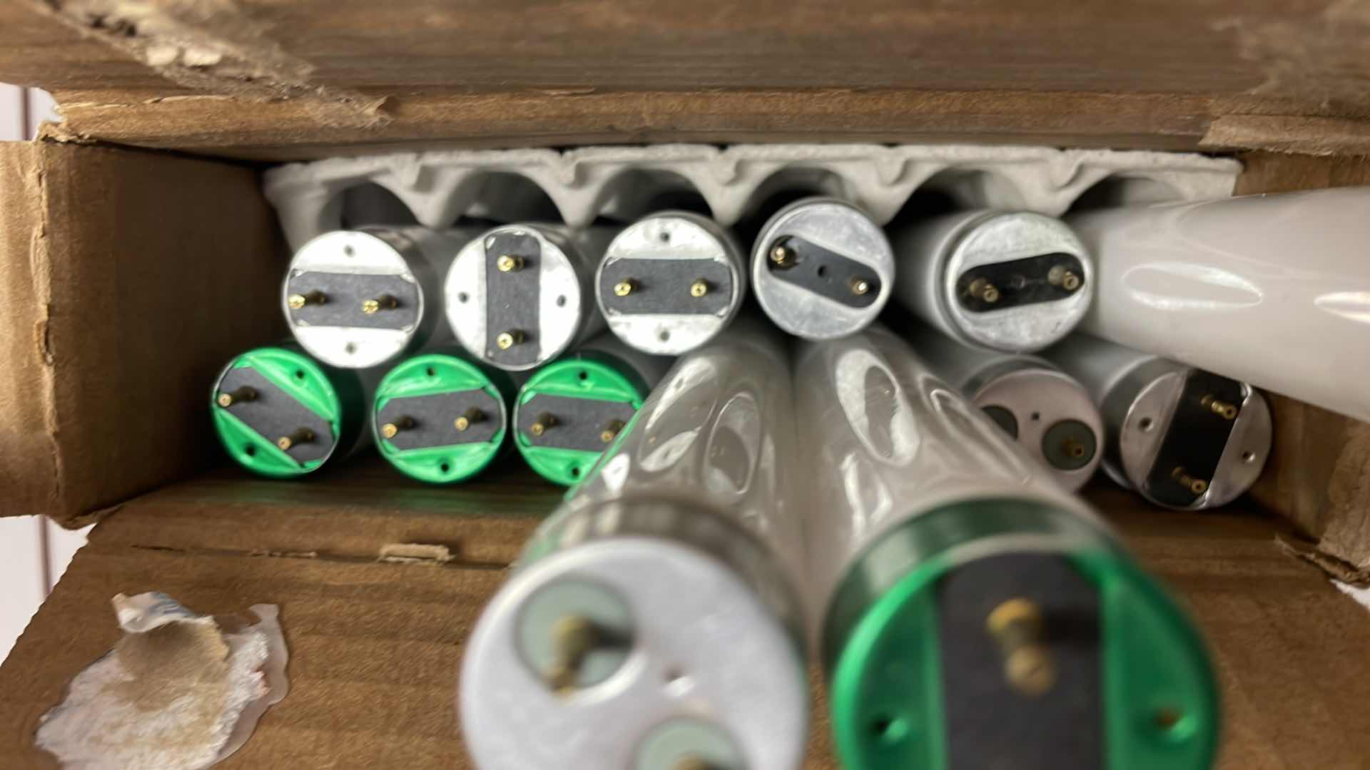 Photo 1 of SYLVANNIA T8 FLUORESCENT LIGHT BULBS (12) & PHILIPS T5 FLUORESCENT BULBS (7)