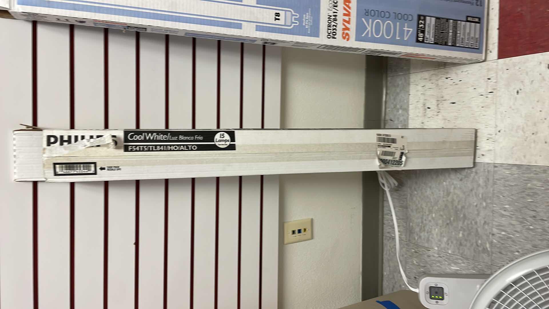 Photo 1 of SYLVANNIA T8 FLUORESCENT LIGHT BULBS (12) & PHILIPS T5 FLUORESCENT BULBS (7)