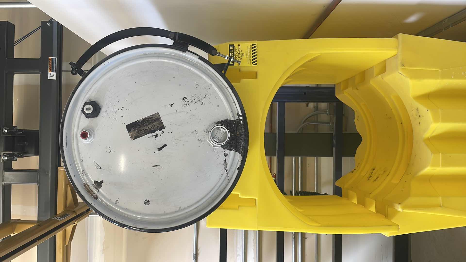 Photo 1 of 1 DRUM HORIZONTAL DRUM STACKING SYSTEM, YELLOW - 1606