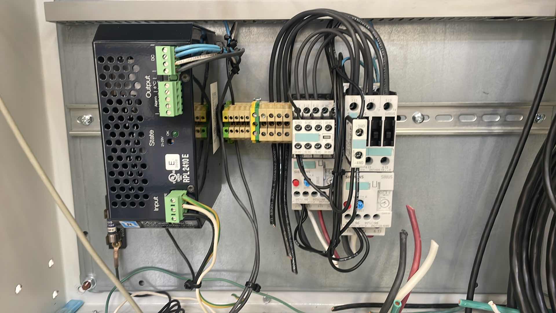 Photo 1 of ETA WALL BOX STEEL ST SINGLE DOOR ETA ST TYPE 1, 12, 4, IP66 23-3/4” X 31-1/2” X 10”, MAN MULTI PURPOSE CONTROLLER