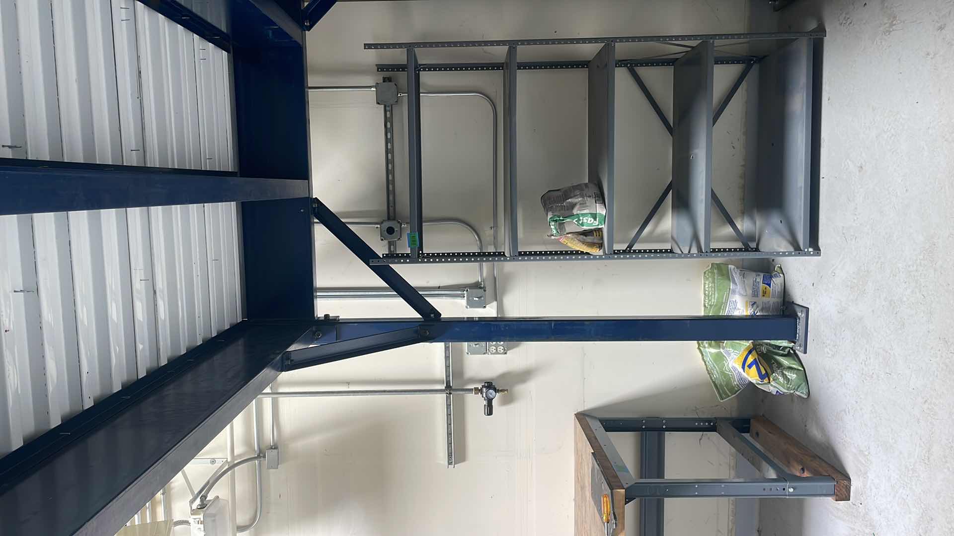 Photo 1 of 1 TON SPANCO WORKSTATION CRANE
TR-21 580G-35 67-725-EF
BRIDGE SPAN: 19-2" / TROLLEY CLEVIS HEIGHT: 16’4”
OAW: 23-7" - OAH 17'9”
250 SQ FT OF BRIDGE AREA