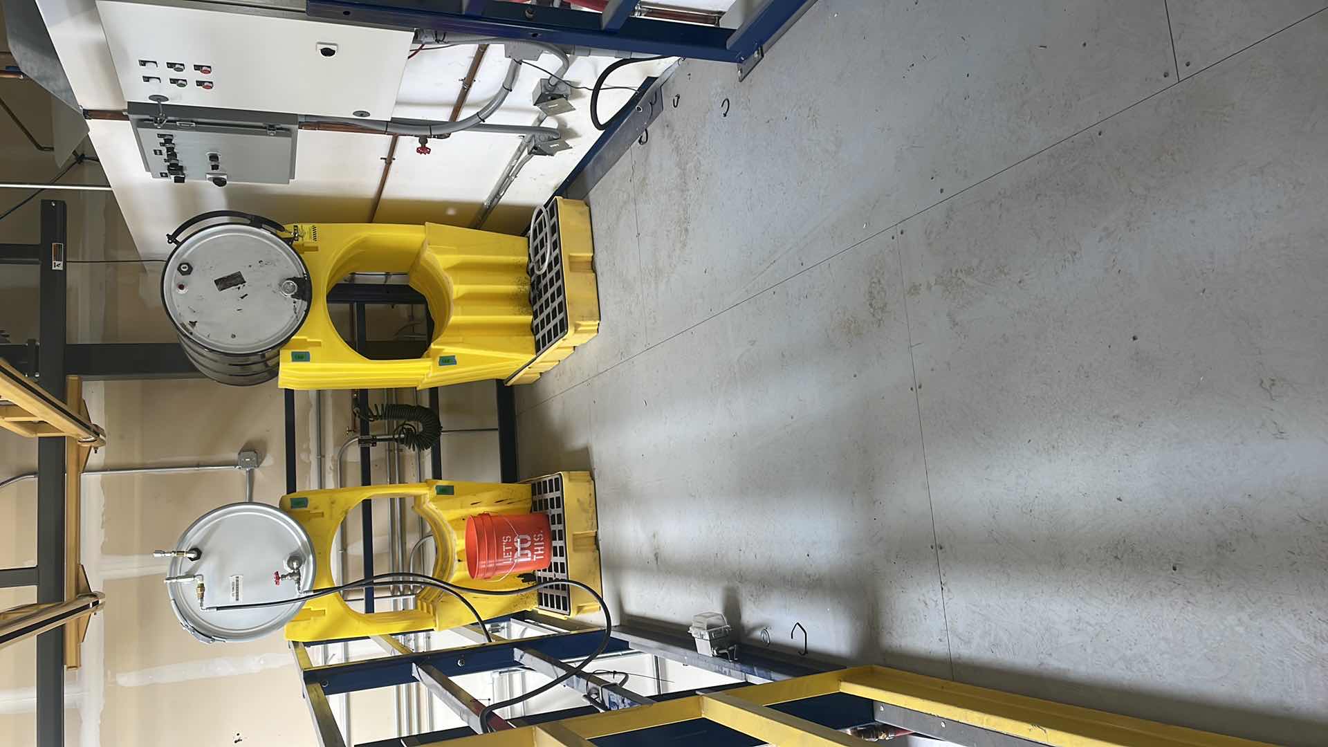 Photo 1 of 1 TON SPANCO WORKSTATION CRANE
TR-21 580G-35 67-725-EF
BRIDGE SPAN: 19-2" / TROLLEY CLEVIS HEIGHT: 16’4”
OAW: 23-7" - OAH 17'9”
250 SQ FT OF BRIDGE AREA