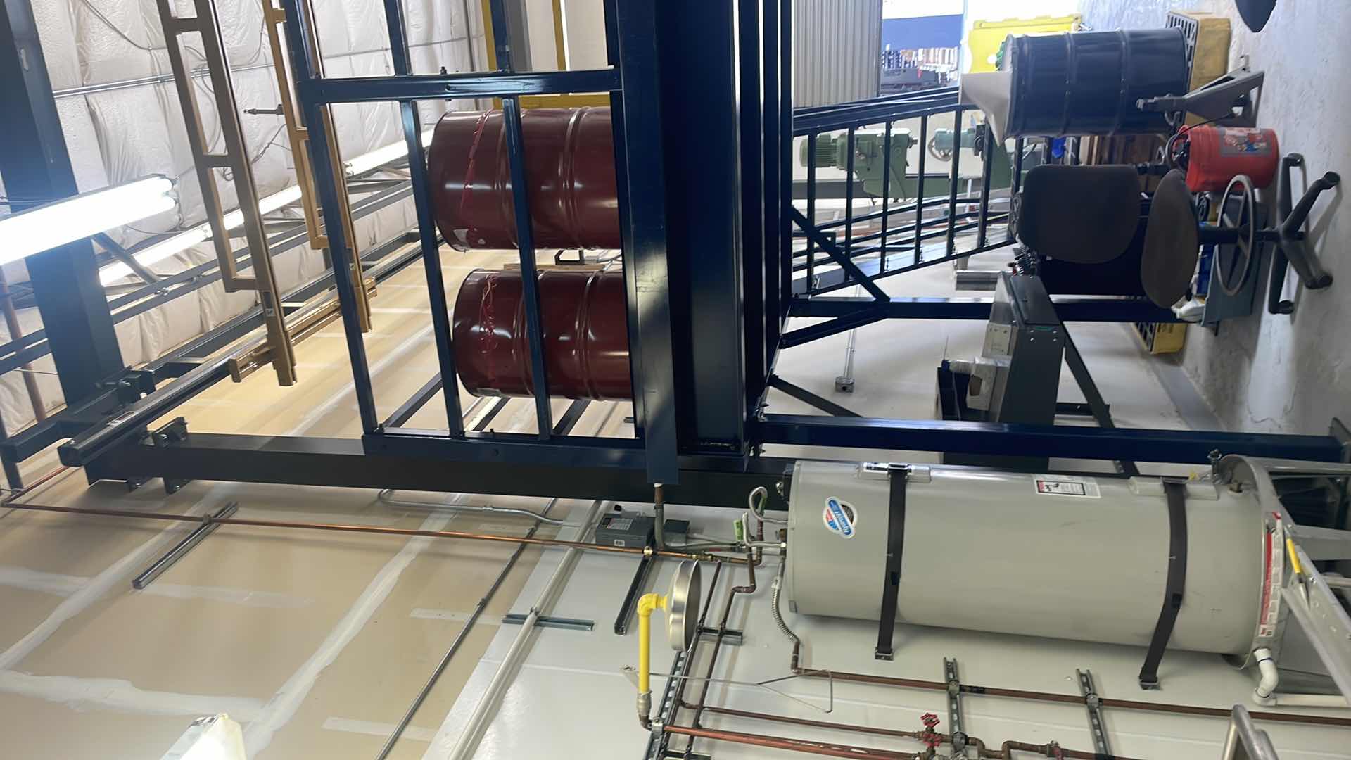 Photo 1 of 1 TON SPANCO WORKSTATION CRANE
TR-21 580G-35 67-725-EF
BRIDGE SPAN: 19-2" / TROLLEY CLEVIS HEIGHT: 16’4”
OAW: 23-7" - OAH 17'9”
250 SQ FT OF BRIDGE AREA