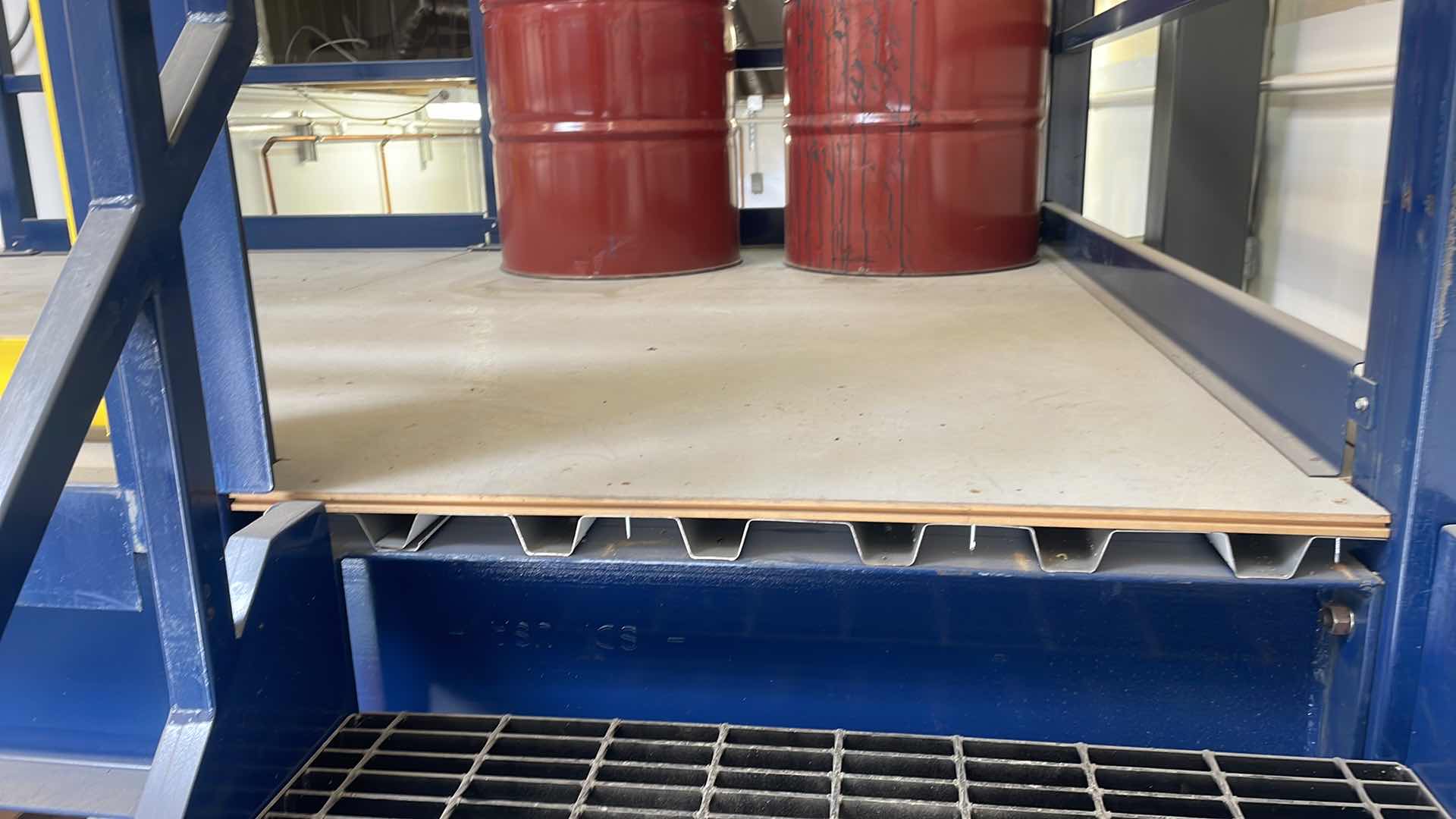 Photo 1 of 1 TON SPANCO WORKSTATION CRANE
TR-21 580G-35 67-725-EF
BRIDGE SPAN: 19-2" / TROLLEY CLEVIS HEIGHT: 16’4”
OAW: 23-7" - OAH 17'9”
250 SQ FT OF BRIDGE AREA