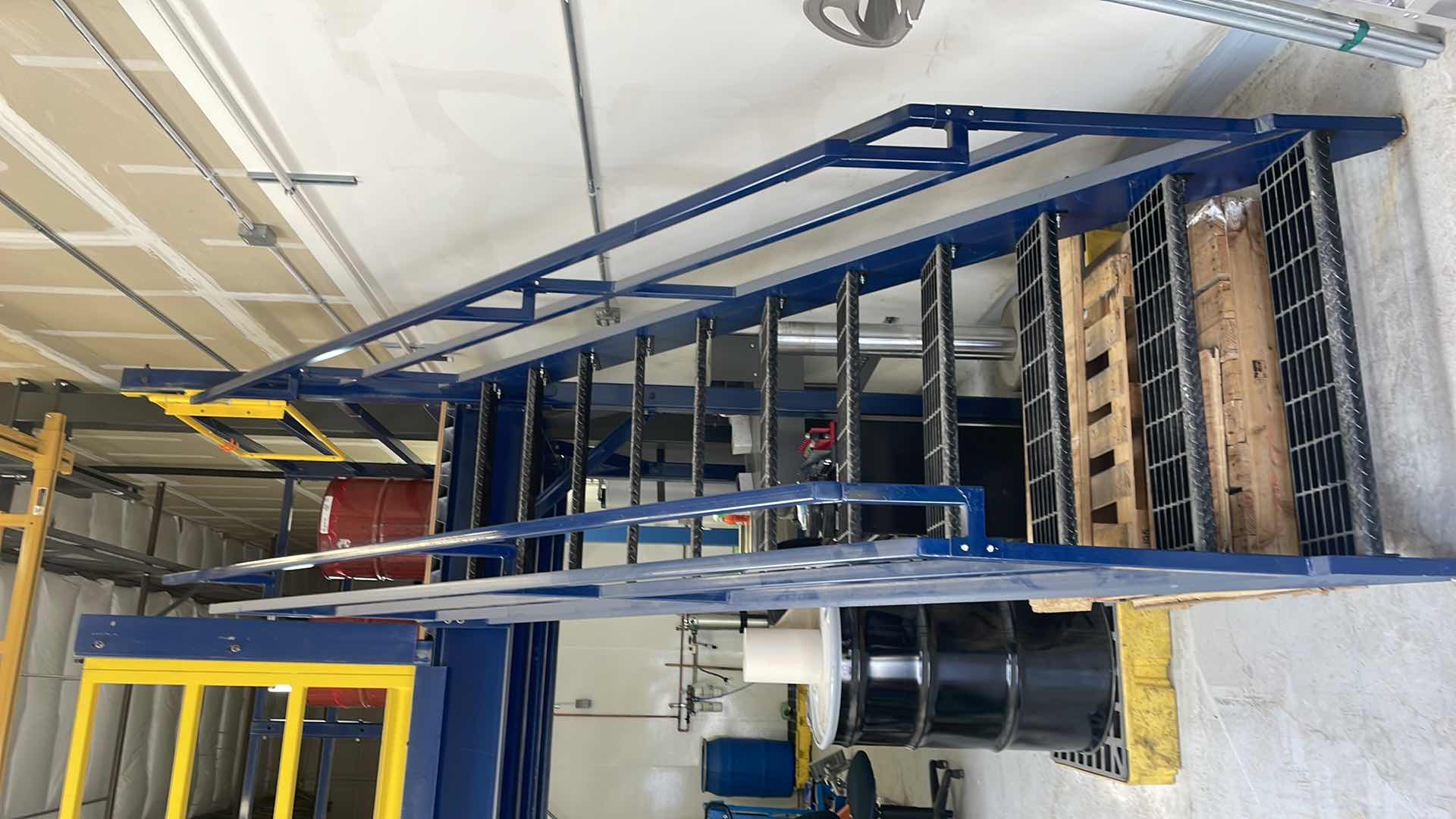Photo 1 of 1 TON SPANCO WORKSTATION CRANE
TR-21 580G-35 67-725-EF
BRIDGE SPAN: 19-2" / TROLLEY CLEVIS HEIGHT: 16’4”
OAW: 23-7" - OAH 17'9”
250 SQ FT OF BRIDGE AREA