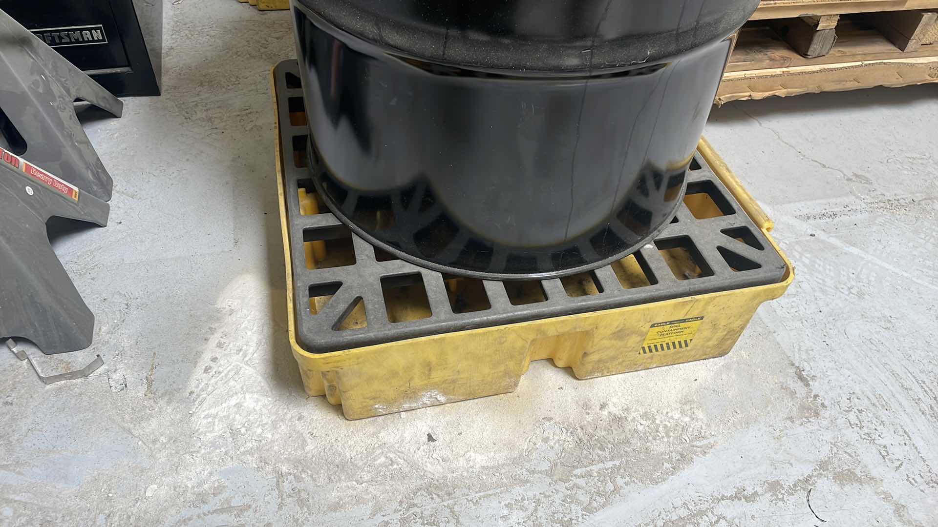 Photo 1 of DRUM SPILL CONTAINMENT PLATFORM, FOR (1) DRUM, 15 GALLON SPILL CAPACITY, 2000 LB LOAD CAPACITY