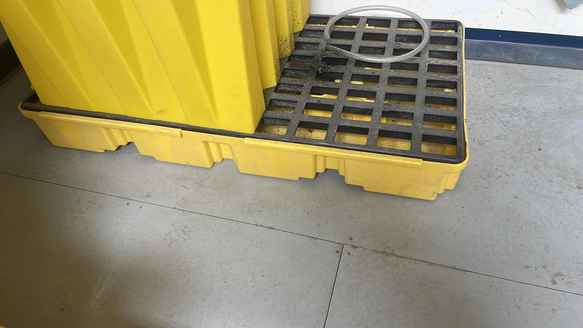 Photo 1 of DRUM SPILL CONTAINMENT PLATFORM, FOR (2) DRUMS, 30 GALLON SPILL CAPACITY, 5000 LB LOAD CAPACITY
MFR # 1632D