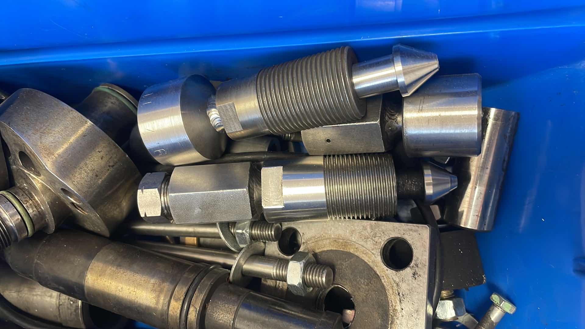 Photo 1 of CONTENTS OF BIN