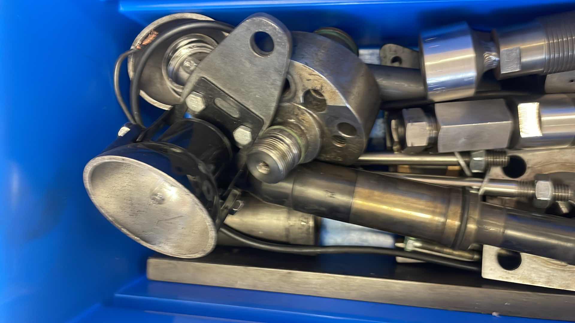 Photo 1 of CONTENTS OF BIN