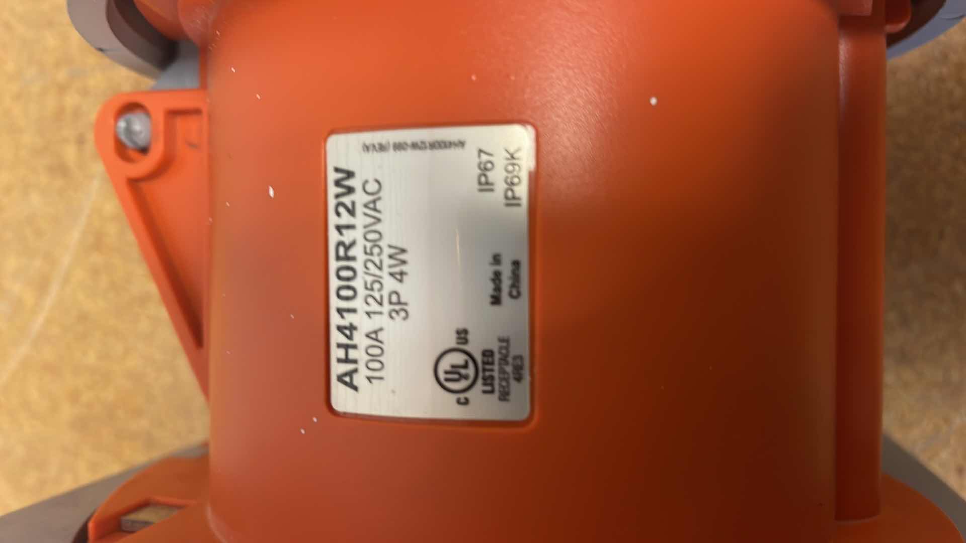 Photo 3 of ARROW-HART PLUG & RECEPTACLE, IEC 309 WATERTIGHT SERIES
ITEM NUMBER AH4100R12W