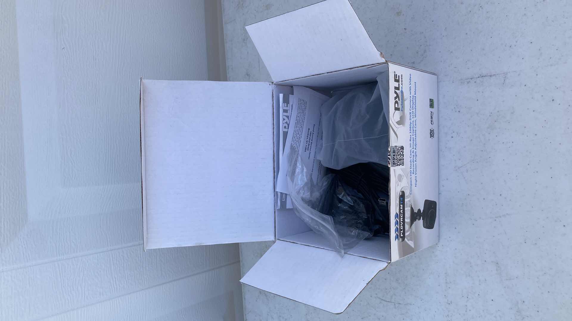 Photo 1 of PLDVRCAM14 
COMPACT GF DASH CAM, HI-RES 1080 CAMERA WITH VIDEO RECORDING & IMAGE CAPTURE, NIGHT VISION ANGLE ADJUSTABLE CAM, WINDSHIELD MOUNT