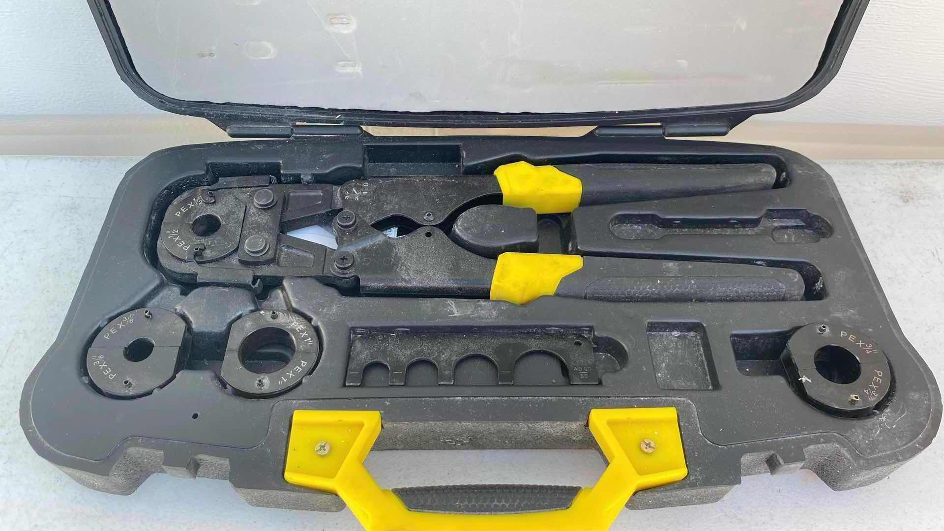 Photo 1 of APOLLO PEX CRIMP TOOL KIT FULL SET