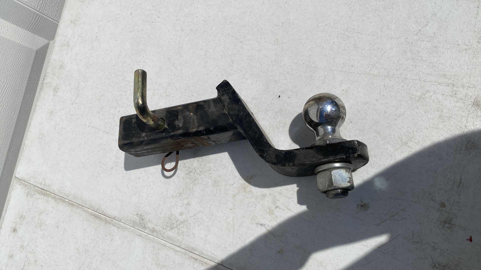 Photo 1 of COURT B12 2" TOW HITCH