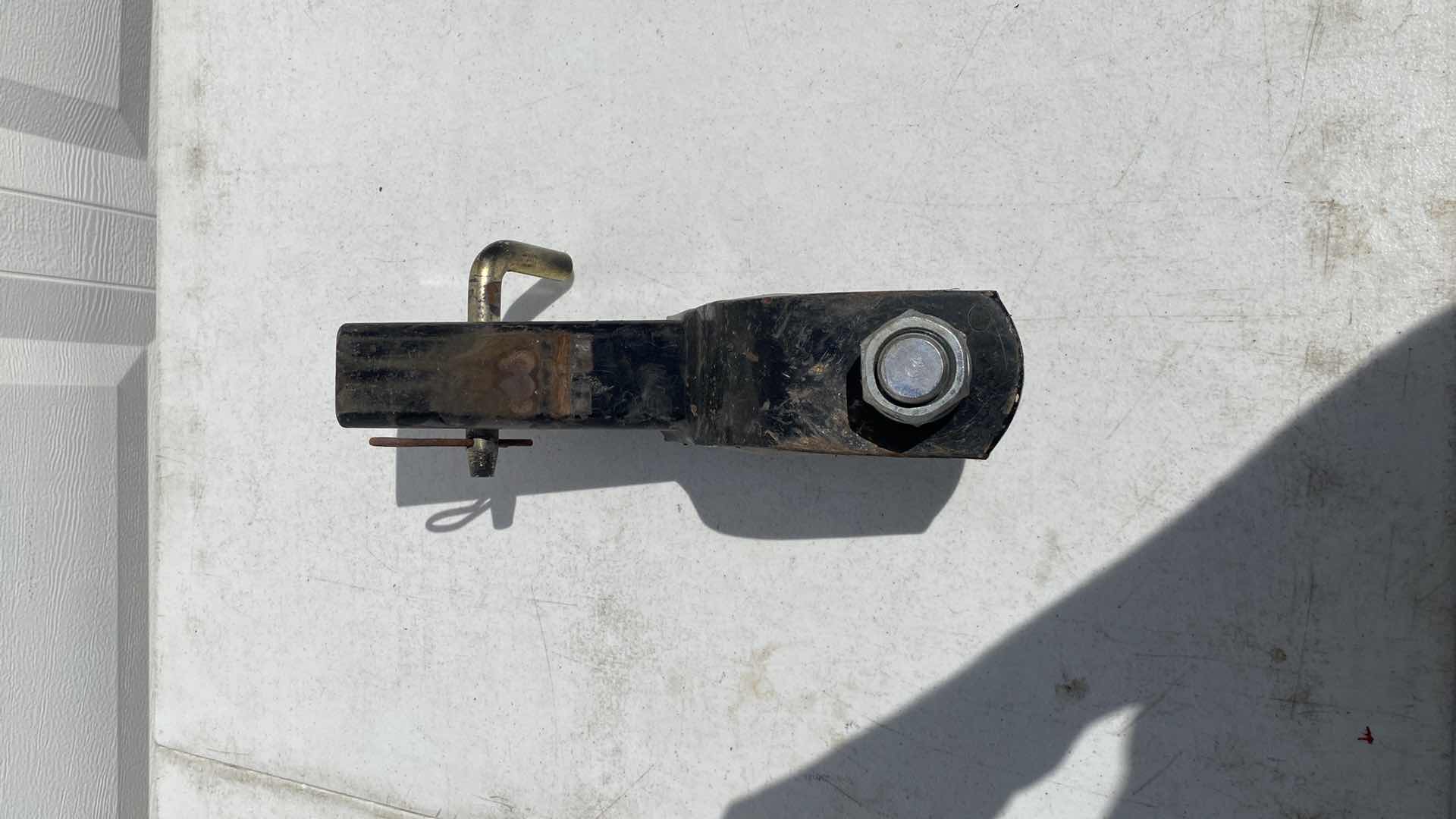 Photo 1 of COURT B12 2" TOW HITCH