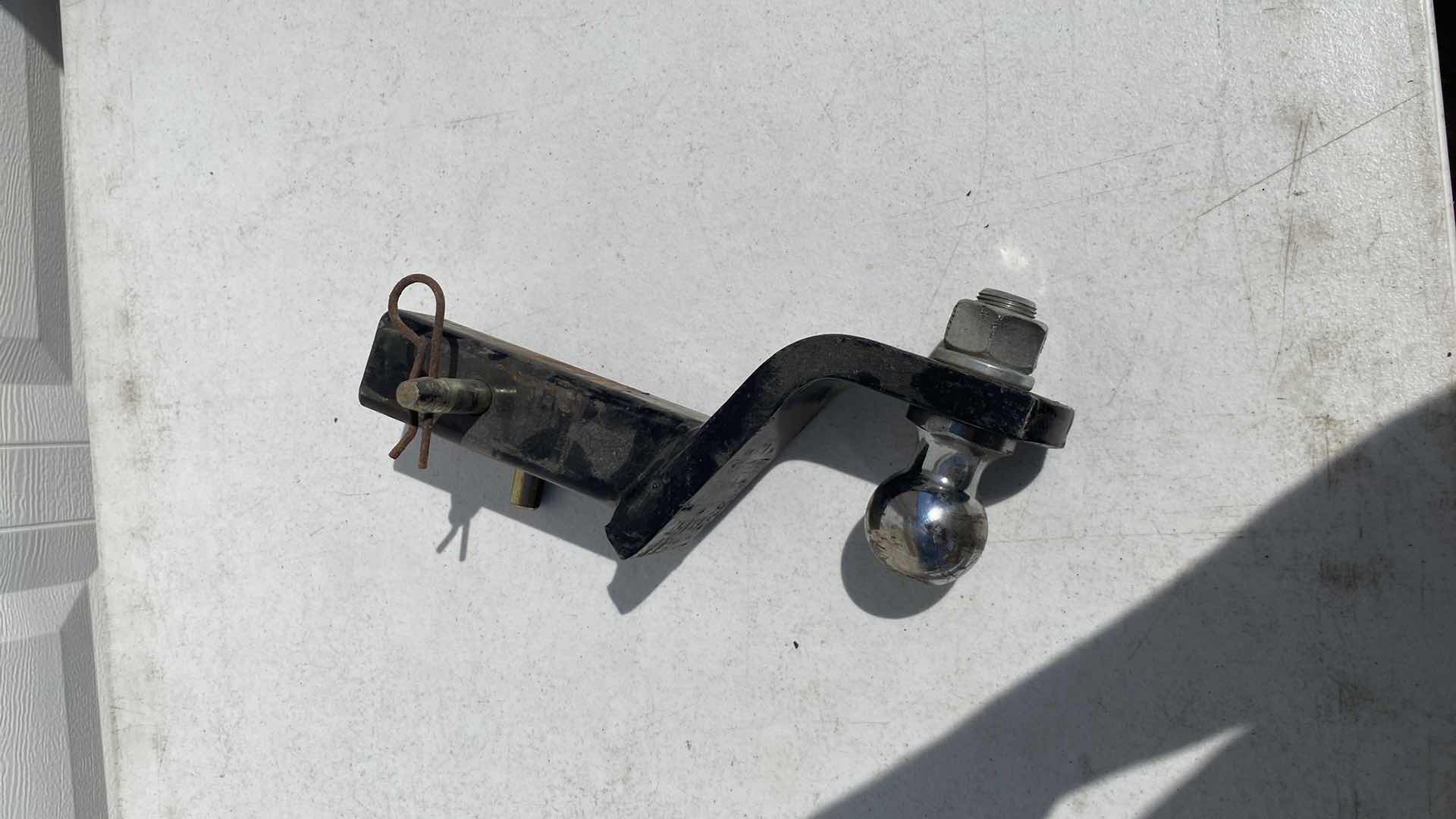 Photo 1 of COURT B12 2" TOW HITCH