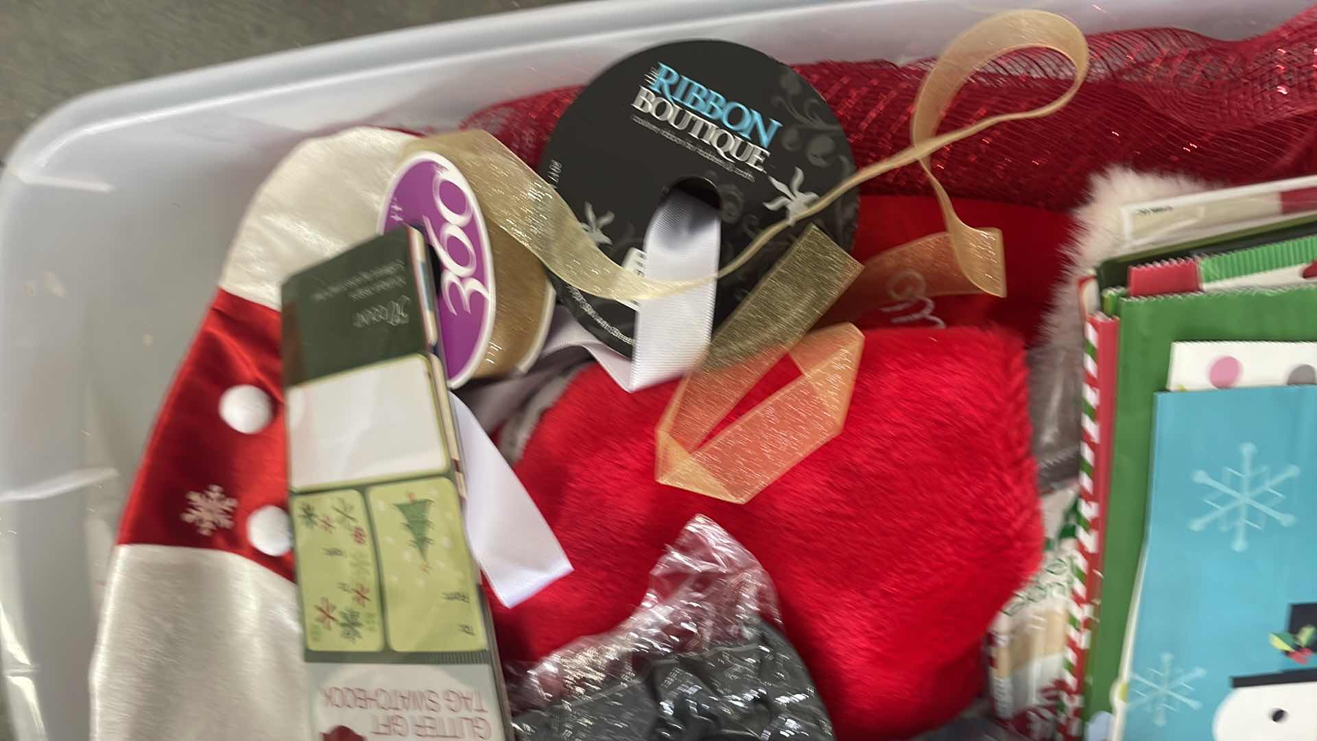 Photo 3 of CHRISTMAS DECORATIONS GIFT BOXES CHRISTMAS BOWS