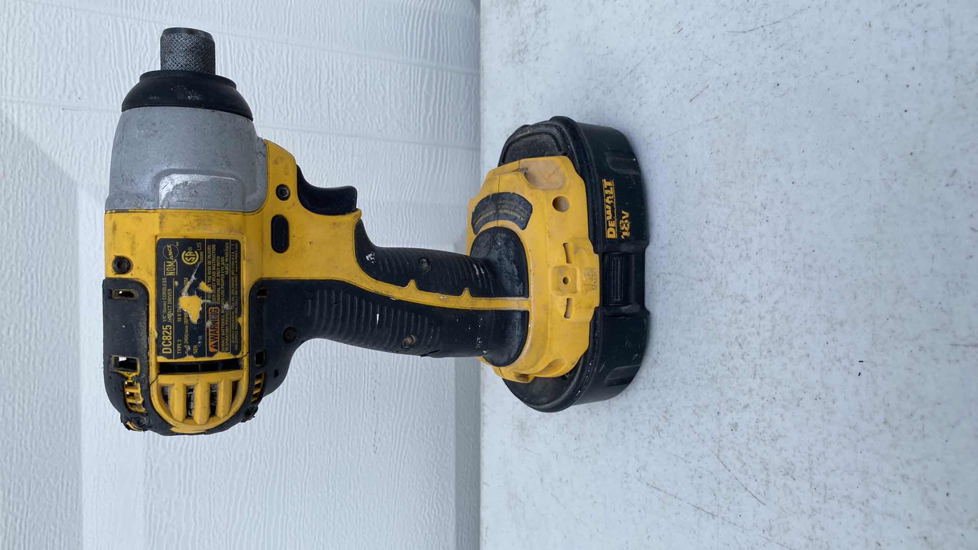 Photo 1 of DEWALT DC825 18 V 1/4” (6mm) CORDLESS DRIVER 
BATTERY INCLUDED