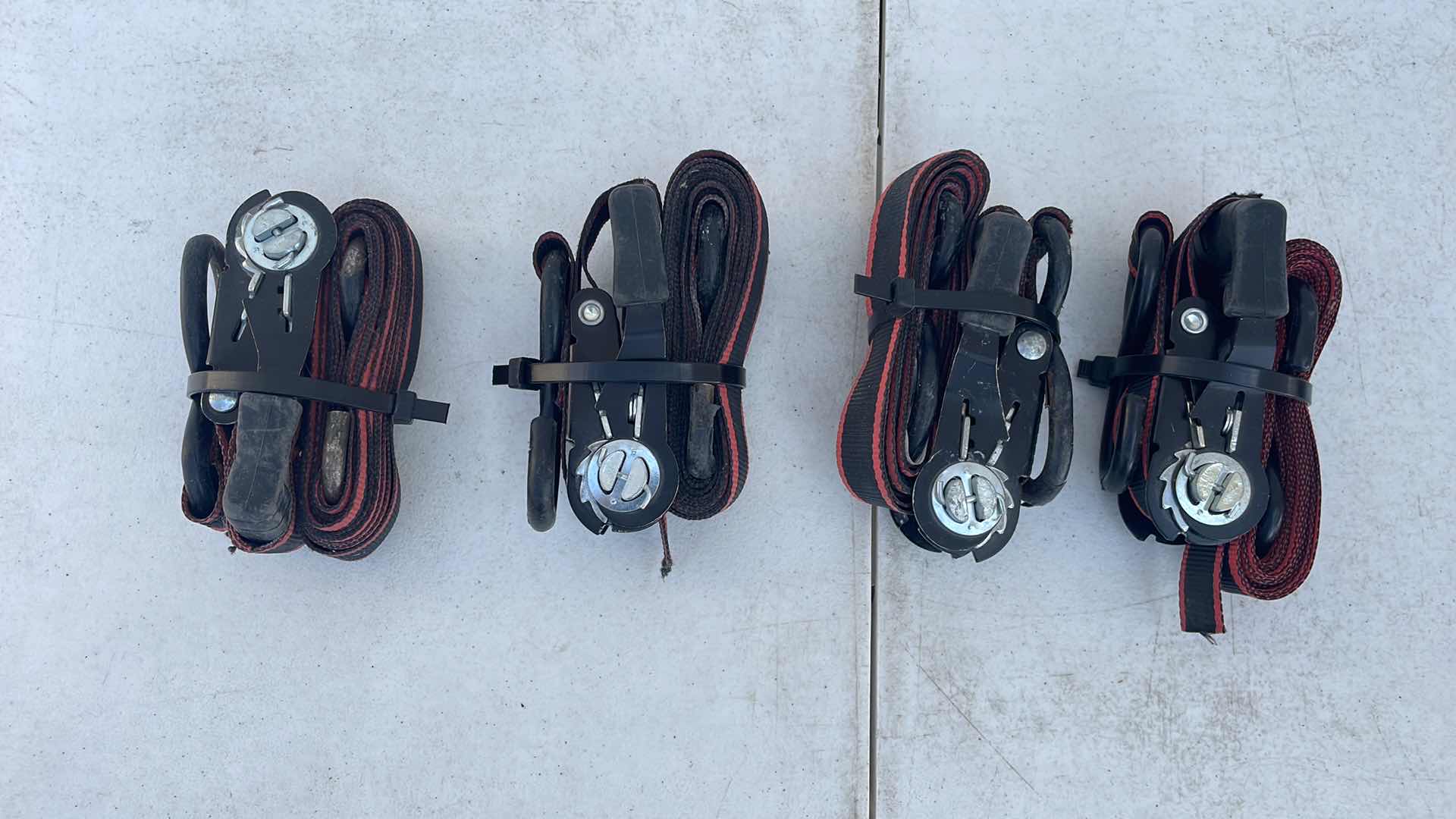 Photo 1 of 1” RATCHET STRAPS (4)